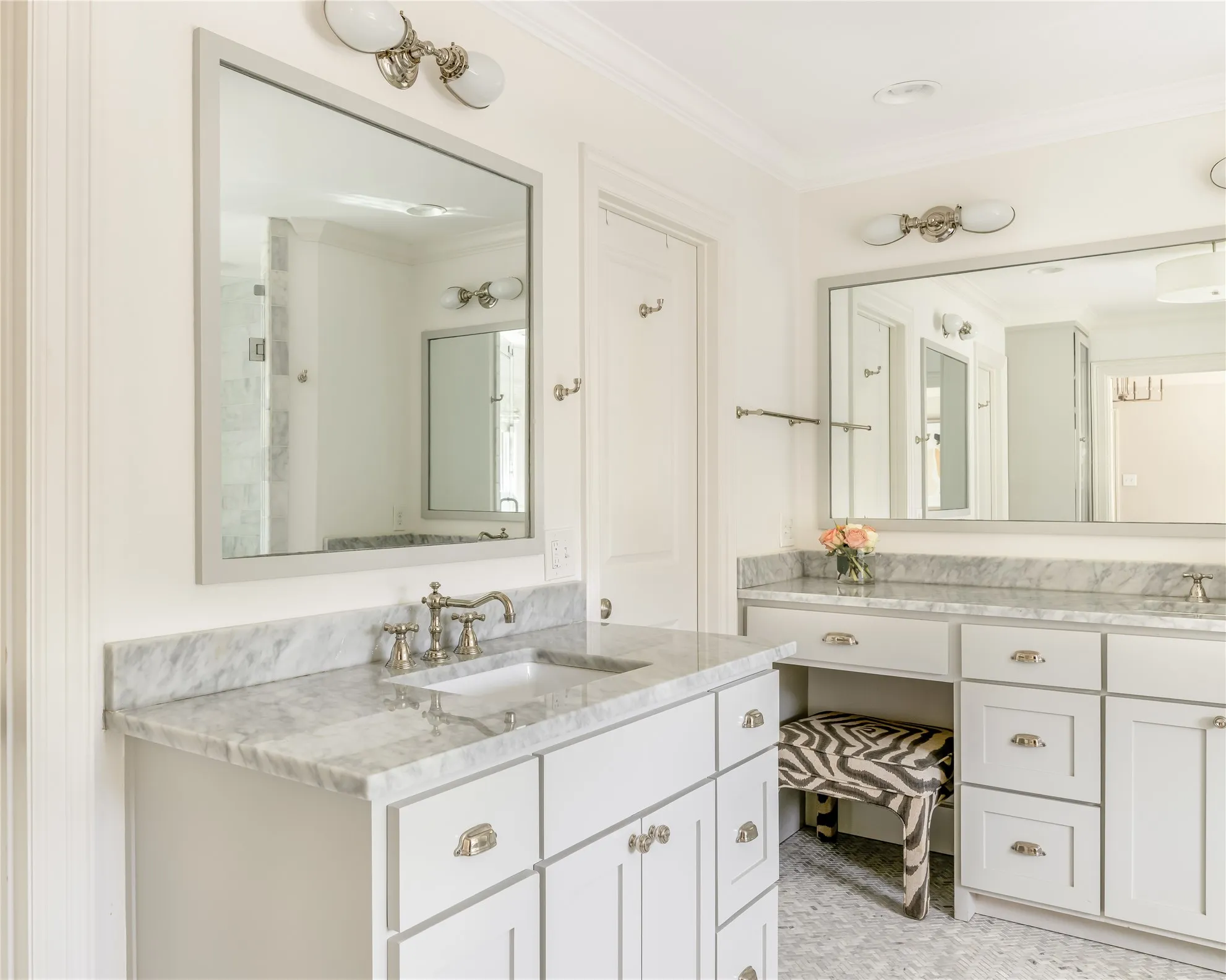 Single Family Residence For Sale in Dallas County , 5539 Ridgedale Avenue, Dallas, Texas 75206, 4 Bedroom, 4 Bathroom, 2 Garage spaces, 3,087 Sqft, built in 1926, mls#21388982, Real Estate Agent in Dallas, Homes For Sale in Dallas county, Homes For Sale in Dallas, Realtor in Dallas Texas, Real Estate Brokerage Independent Realty Texas, Luminita Cordes Realtor
