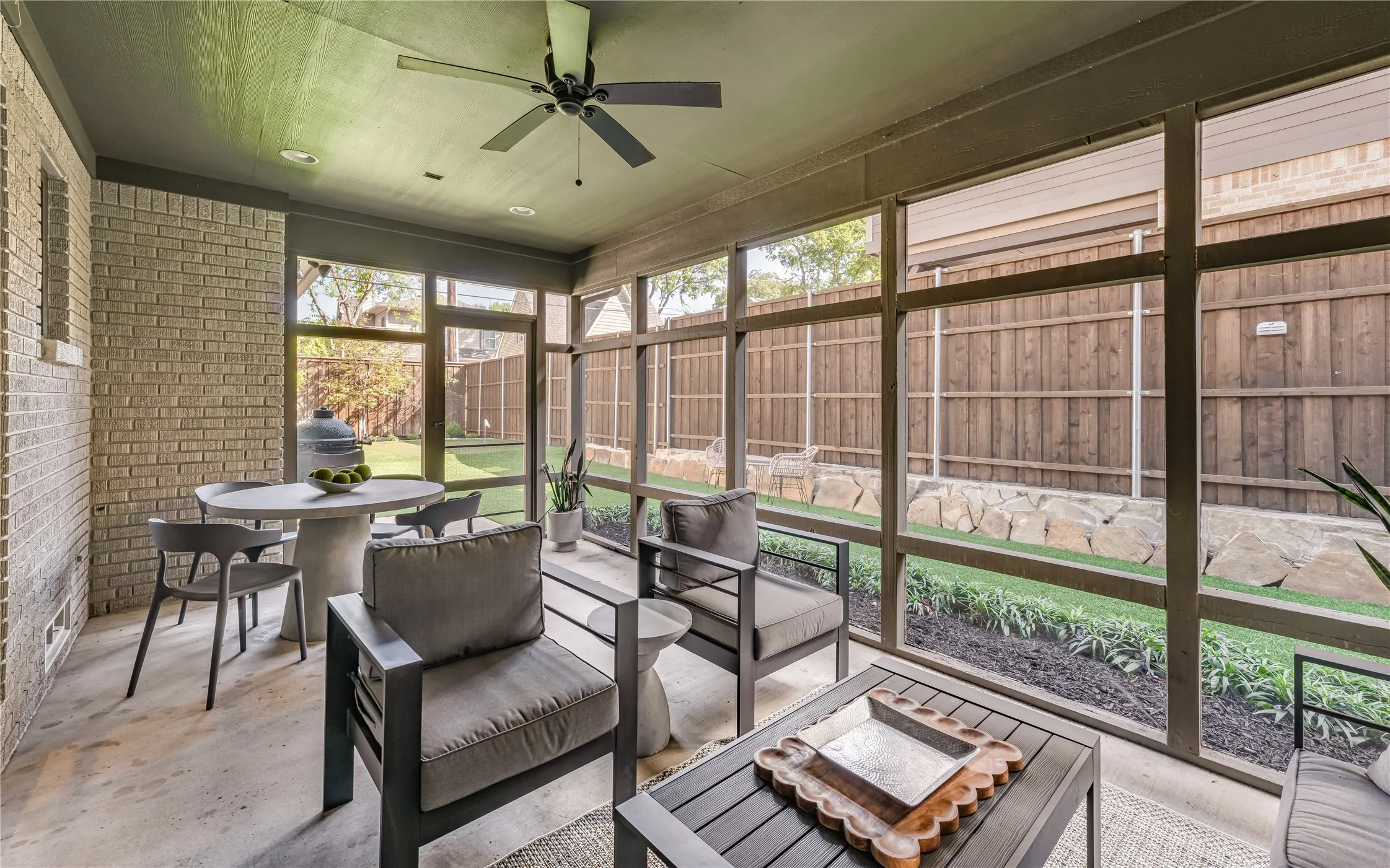 Single Family Residence For Sale in Dallas County , 5539 Ridgedale Avenue, Dallas, Texas 75206, 4 Bedroom, 4 Bathroom, 2 Garage spaces, 3,087 Sqft, built in 1926, mls#21388982, Real Estate Agent in Dallas, Homes For Sale in Dallas county, Homes For Sale in Dallas, Realtor in Dallas Texas, Real Estate Brokerage Independent Realty Texas, Luminita Cordes Realtor