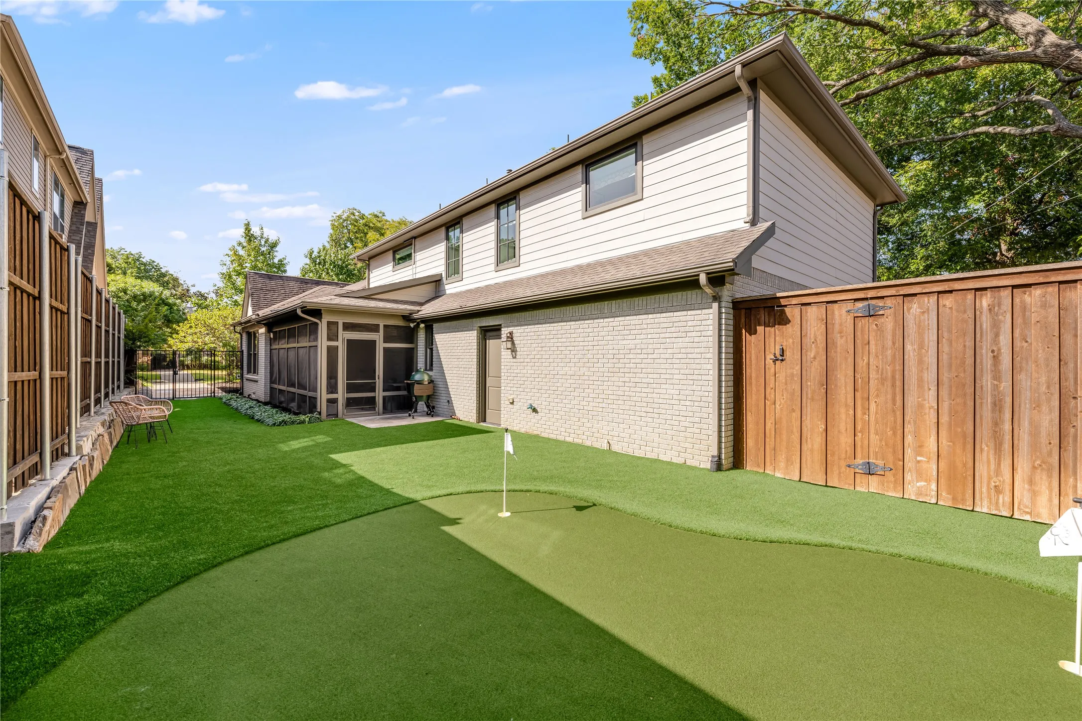 Single Family Residence For Sale in Dallas County , 5539 Ridgedale Avenue, Dallas, Texas 75206, 4 Bedroom, 4 Bathroom, 2 Garage spaces, 3,087 Sqft, built in 1926, mls#21388982, Real Estate Agent in Dallas, Homes For Sale in Dallas county, Homes For Sale in Dallas, Realtor in Dallas Texas, Real Estate Brokerage Independent Realty Texas, Luminita Cordes Realtor