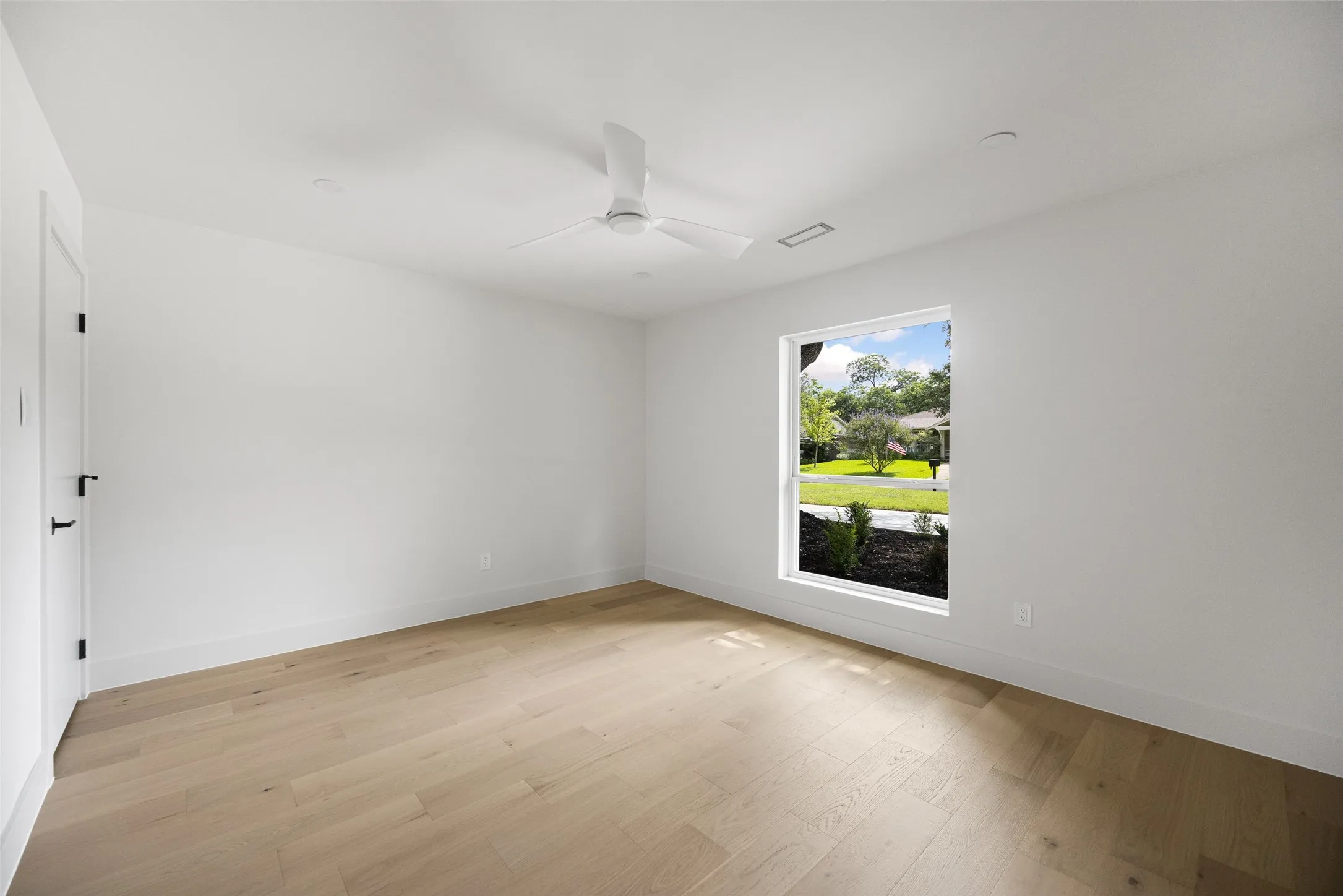 Single Family Residence For Sale in Dallas County , 7512 Woodstone Lane, Dallas, Texas 75248, 5 Bedroom, 4 Bathroom, 2 Garage spaces, 4,253 Sqft, built in 1967, mls#21376370, Real Estate Agent in Dallas, Homes For Sale in Dallas county, Homes For Sale in Dallas, Realtor in Dallas Texas, Real Estate Brokerage Independent Realty Texas, Luminita Cordes Realtor