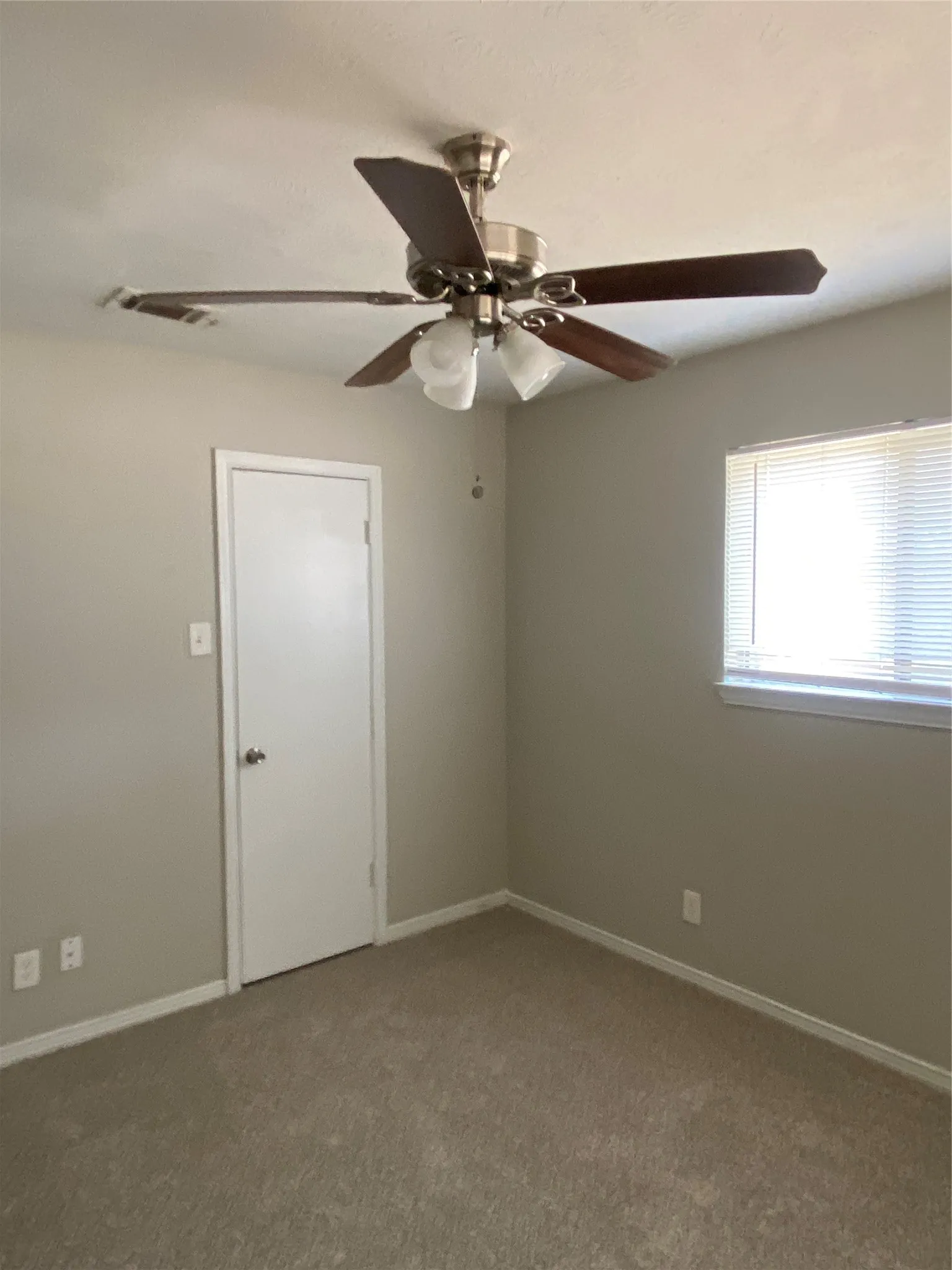 Single Family Residence For Rent in Dallas County , 6541 Rock Canyon Trail, Dallas, Texas 75232, 3 Bedroom, 2 Bathroom, 2 Garage spaces, 1,854 Sqft, built in 1966, mls#21390585, Real Estate Agent in Dallas, Homes For Rent in Dallas county, Homes For Rent in Dallas, Realtor in Dallas Texas, Real Estate Brokerage Independent Realty Texas, Luminita Cordes Realtor