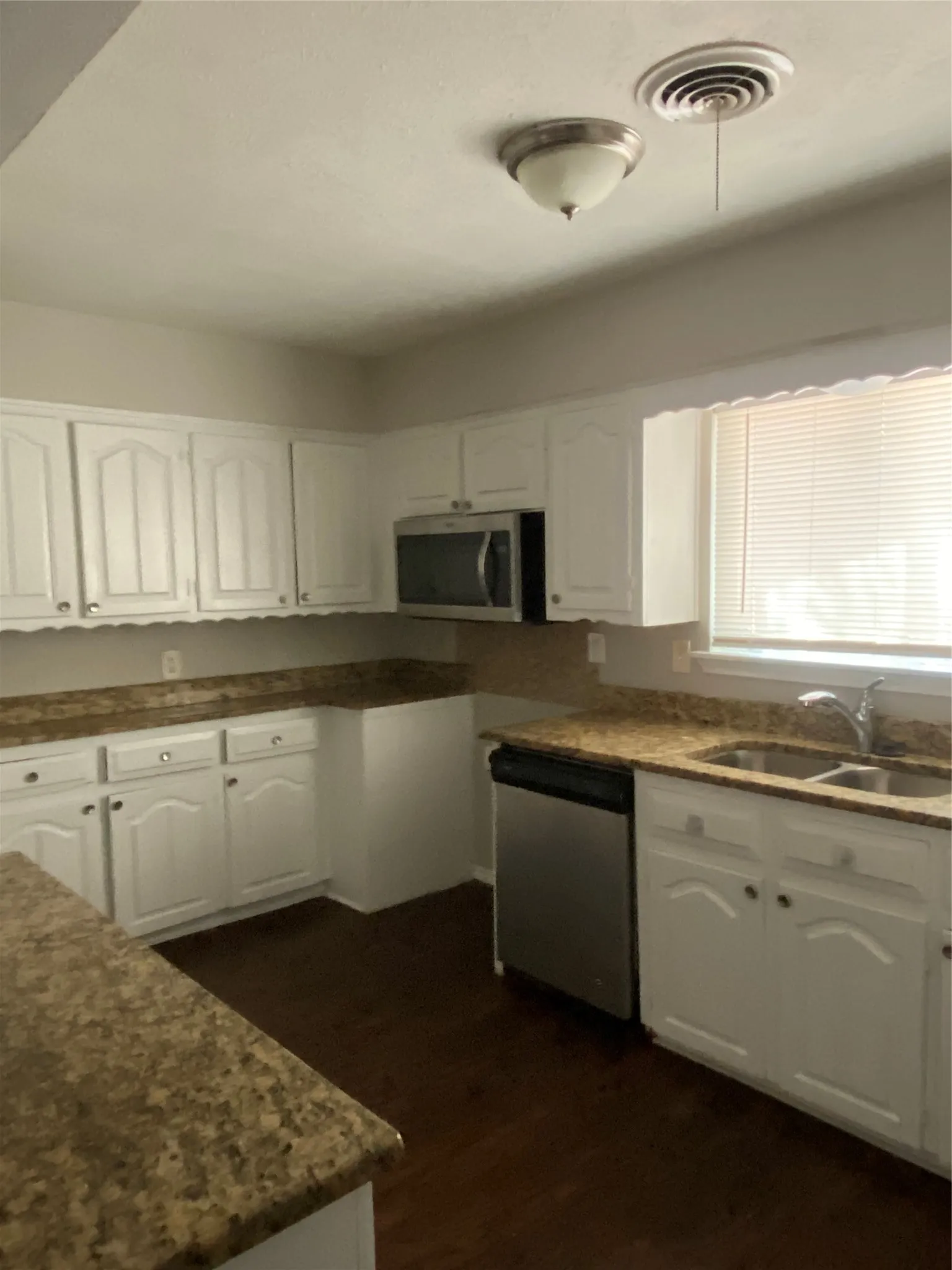 Single Family Residence For Rent in Dallas County , 6541 Rock Canyon Trail, Dallas, Texas 75232, 3 Bedroom, 2 Bathroom, 2 Garage spaces, 1,854 Sqft, built in 1966, mls#21390585, Real Estate Agent in Dallas, Homes For Rent in Dallas county, Homes For Rent in Dallas, Realtor in Dallas Texas, Real Estate Brokerage Independent Realty Texas, Luminita Cordes Realtor