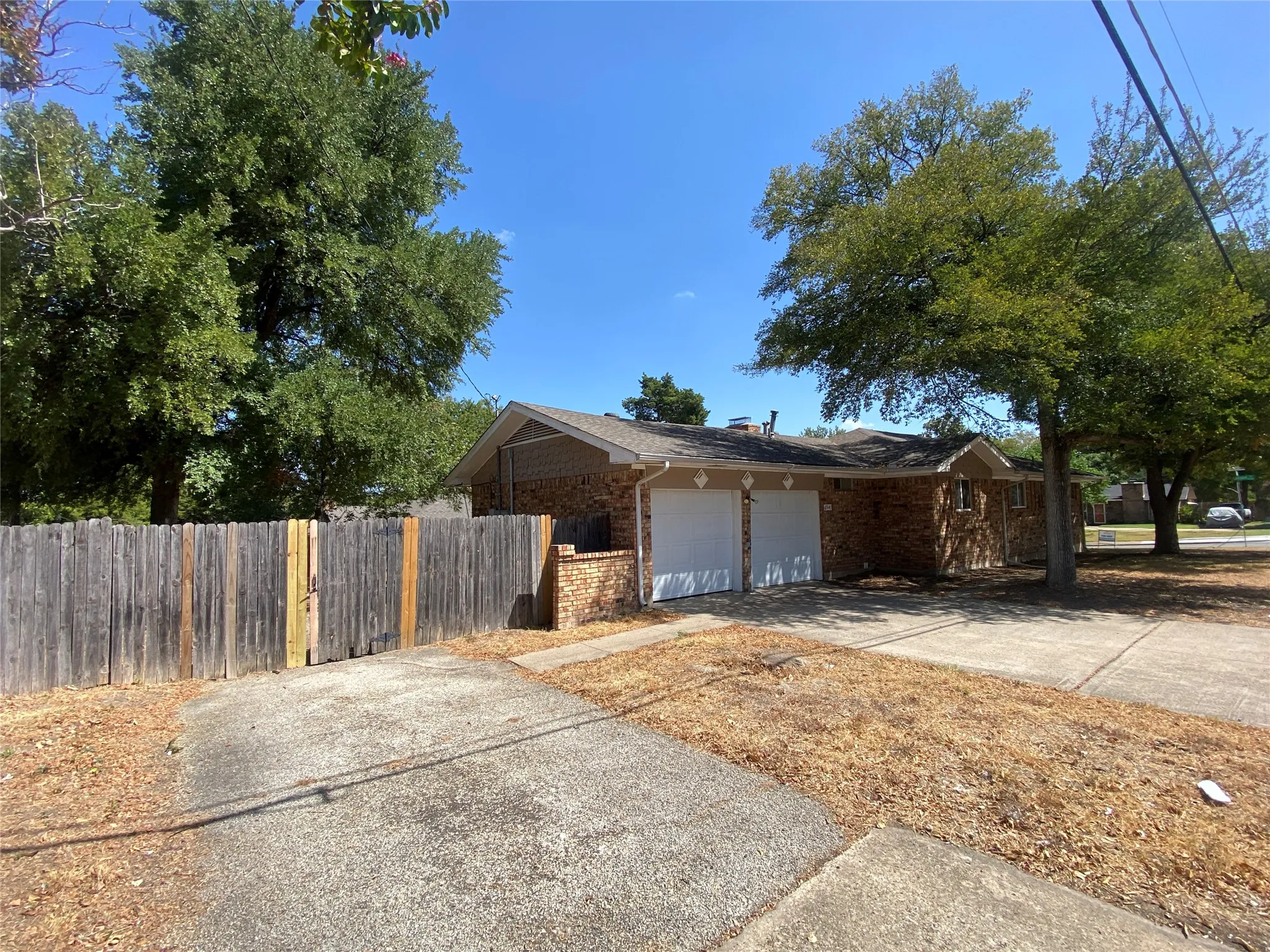 Single Family Residence For Rent in Dallas County , 6541 Rock Canyon Trail, Dallas, Texas 75232, 3 Bedroom, 2 Bathroom, 2 Garage spaces, 1,854 Sqft, built in 1966, mls#21390585, Real Estate Agent in Dallas, Homes For Rent in Dallas county, Homes For Rent in Dallas, Realtor in Dallas Texas, Real Estate Brokerage Independent Realty Texas, Luminita Cordes Realtor