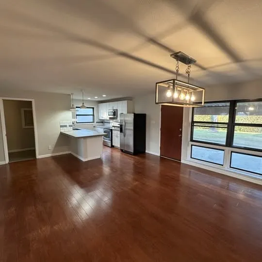 Single Family Residence For Rent