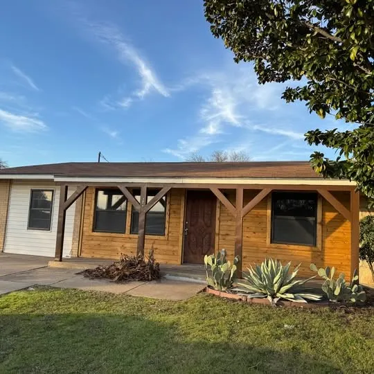 Single Family Residence For Rent in Dallas County , 3319 Forest Lane, Dallas, Texas 75234, 3 Bedroom, 2 Bathroom, Garage spaces, 1,392 Sqft, built in 1960, mls#21390503, Real Estate Agent in Dallas, Homes For Rent in Dallas county, Homes For Rent in Dallas, Realtor in Dallas Texas, Real Estate Brokerage Independent Realty Texas, Luminita Cordes Realtor