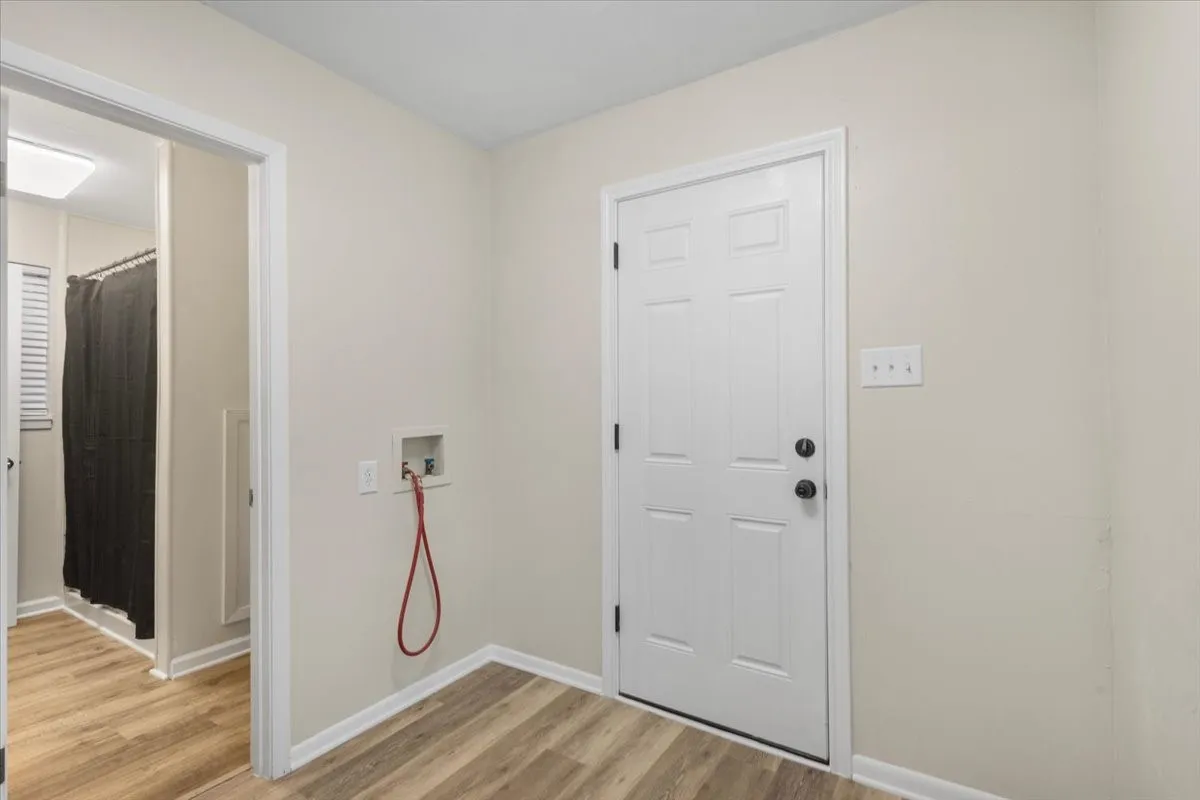 Single Family Residence For Sale in Gregg County , 220 Private Road 3487, Kilgore, Texas 75662, 3 Bedroom, 2 Bathroom, Garage spaces, 1,514 Sqft, built in 1968, mls#21390595, Real Estate Agent in Kilgore, Homes For Sale in Gregg county, Homes For Sale in Kilgore, Realtor in Kilgore Texas, Real Estate Brokerage Independent Realty Texas, Luminita Cordes Realtor