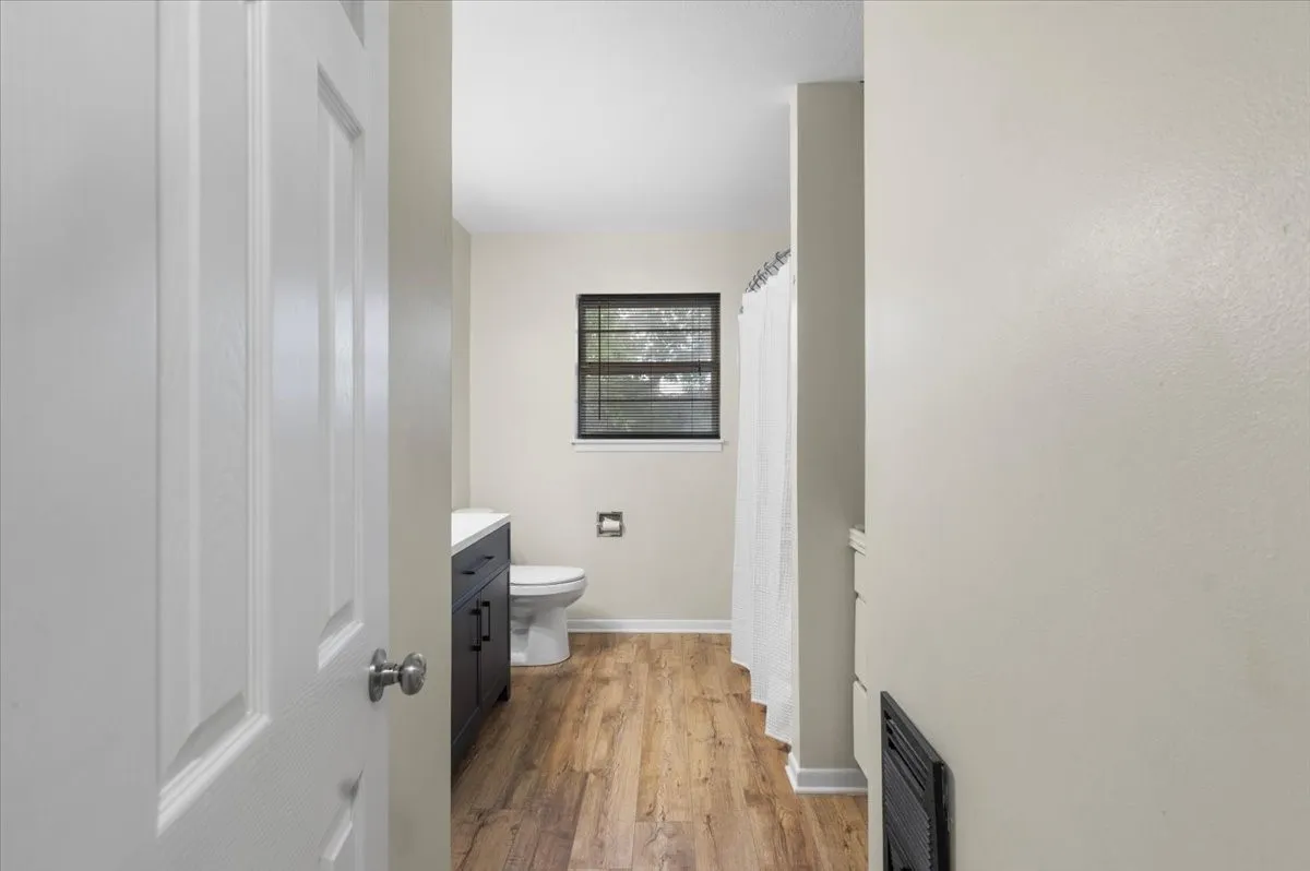 Single Family Residence For Sale in Gregg County , 220 Private Road 3487, Kilgore, Texas 75662, 3 Bedroom, 2 Bathroom, Garage spaces, 1,514 Sqft, built in 1968, mls#21390595, Real Estate Agent in Kilgore, Homes For Sale in Gregg county, Homes For Sale in Kilgore, Realtor in Kilgore Texas, Real Estate Brokerage Independent Realty Texas, Luminita Cordes Realtor