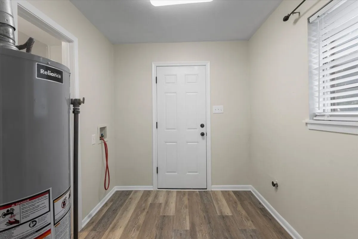 Single Family Residence For Sale in Gregg County , 220 Private Road 3487, Kilgore, Texas 75662, 3 Bedroom, 2 Bathroom, Garage spaces, 1,514 Sqft, built in 1968, mls#21390595, Real Estate Agent in Kilgore, Homes For Sale in Gregg county, Homes For Sale in Kilgore, Realtor in Kilgore Texas, Real Estate Brokerage Independent Realty Texas, Luminita Cordes Realtor