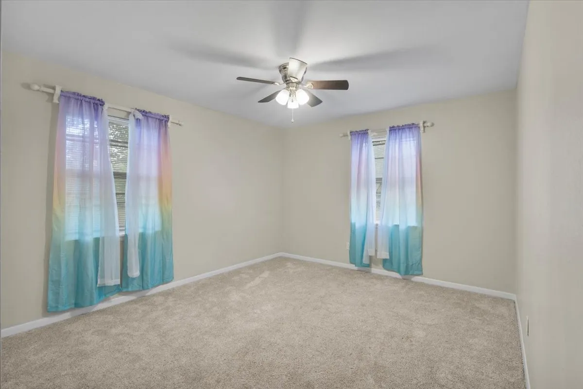 Single Family Residence For Sale in Gregg County , 220 Private Road 3487, Kilgore, Texas 75662, 3 Bedroom, 2 Bathroom, Garage spaces, 1,514 Sqft, built in 1968, mls#21390595, Real Estate Agent in Kilgore, Homes For Sale in Gregg county, Homes For Sale in Kilgore, Realtor in Kilgore Texas, Real Estate Brokerage Independent Realty Texas, Luminita Cordes Realtor