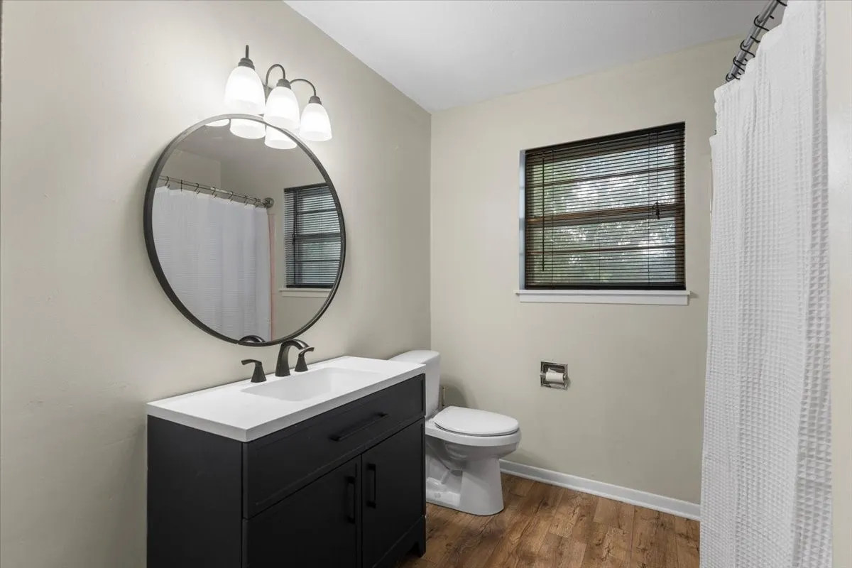 Single Family Residence For Sale in Gregg County , 220 Private Road 3487, Kilgore, Texas 75662, 3 Bedroom, 2 Bathroom, Garage spaces, 1,514 Sqft, built in 1968, mls#21390595, Real Estate Agent in Kilgore, Homes For Sale in Gregg county, Homes For Sale in Kilgore, Realtor in Kilgore Texas, Real Estate Brokerage Independent Realty Texas, Luminita Cordes Realtor