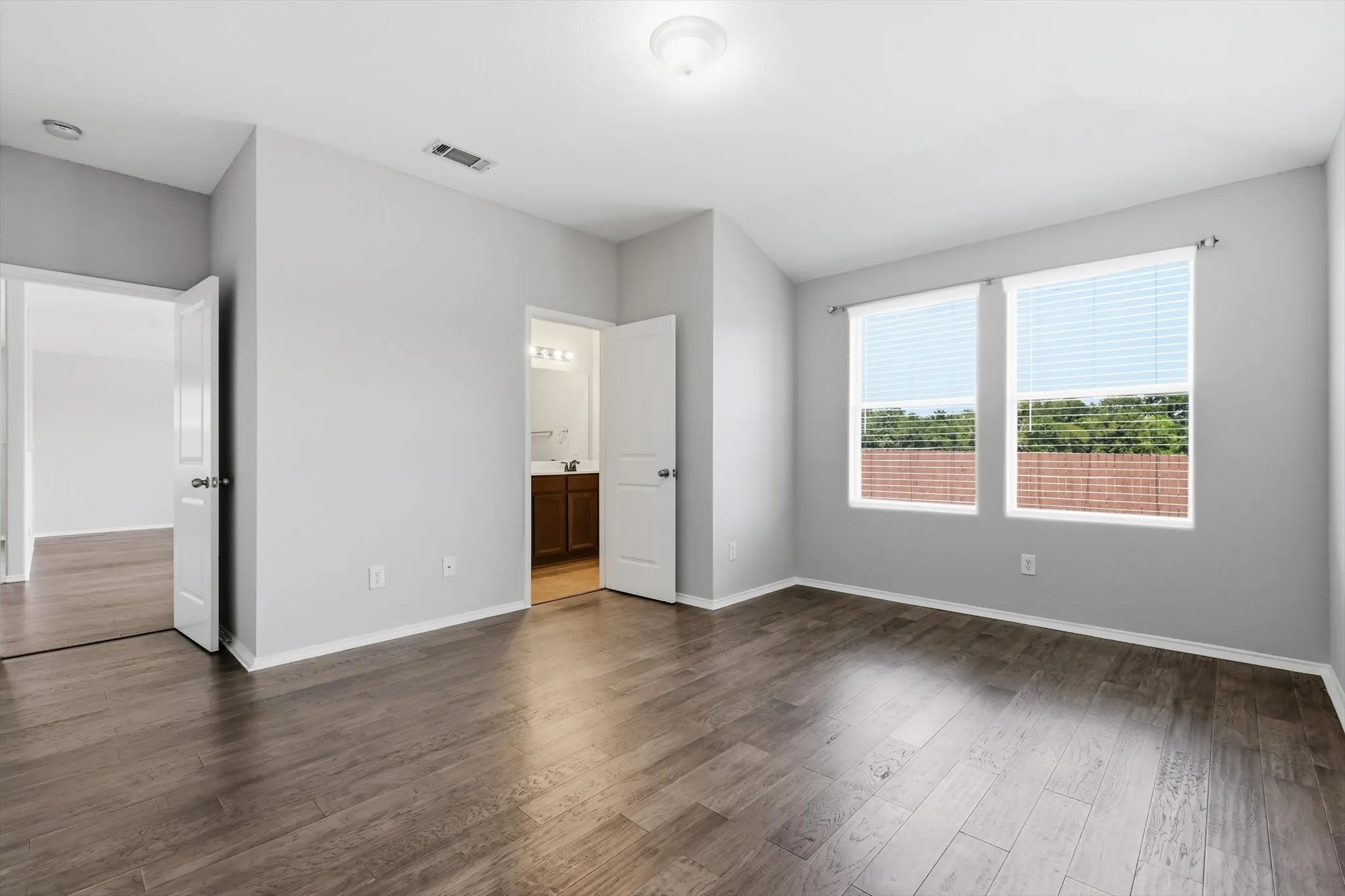 Single Family Residence For Rent in Collin County , 652 Lincoln Avenue, Lavon, Texas 75166, 3 Bedroom, 2 Bathroom, 2 Garage spaces, 1,740 Sqft, built in 2010, mls#21390601, Real Estate Agent in Lavon, Homes For Rent in Collin county, Homes For Rent in Lavon, Realtor in Lavon Texas, Real Estate Brokerage Independent Realty Texas, Luminita Cordes Realtor
