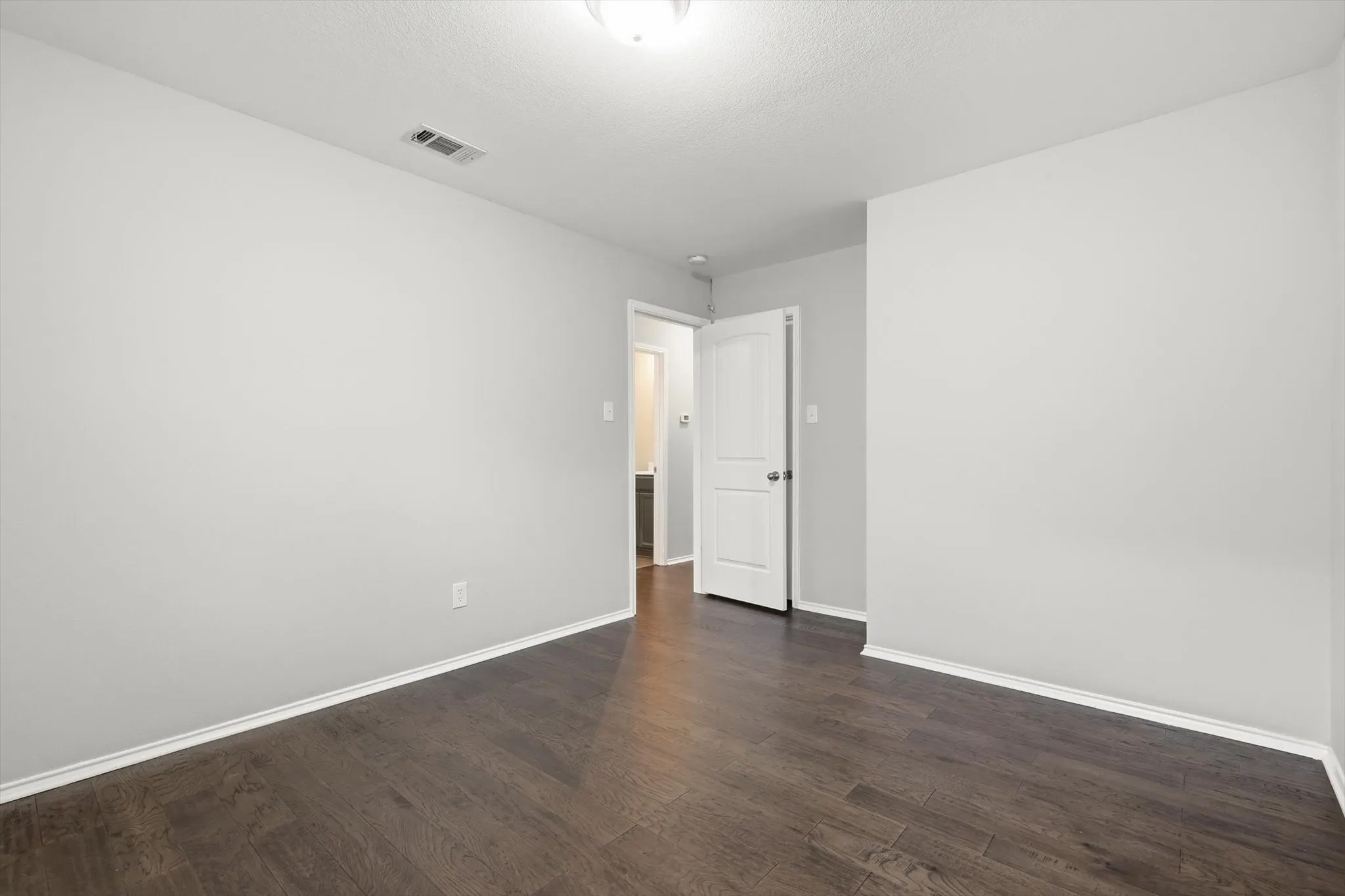 Single Family Residence For Rent in Collin County , 652 Lincoln Avenue, Lavon, Texas 75166, 3 Bedroom, 2 Bathroom, 2 Garage spaces, 1,740 Sqft, built in 2010, mls#21390601, Real Estate Agent in Lavon, Homes For Rent in Collin county, Homes For Rent in Lavon, Realtor in Lavon Texas, Real Estate Brokerage Independent Realty Texas, Luminita Cordes Realtor