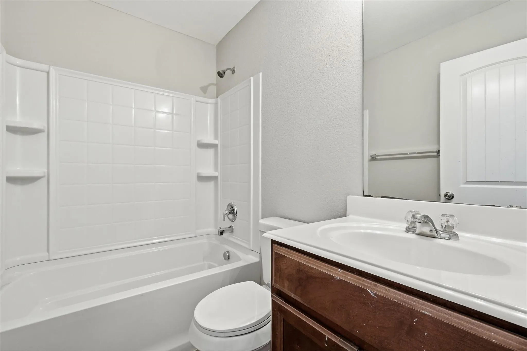 Single Family Residence For Rent in Collin County , 652 Lincoln Avenue, Lavon, Texas 75166, 3 Bedroom, 2 Bathroom, 2 Garage spaces, 1,740 Sqft, built in 2010, mls#21390601, Real Estate Agent in Lavon, Homes For Rent in Collin county, Homes For Rent in Lavon, Realtor in Lavon Texas, Real Estate Brokerage Independent Realty Texas, Luminita Cordes Realtor