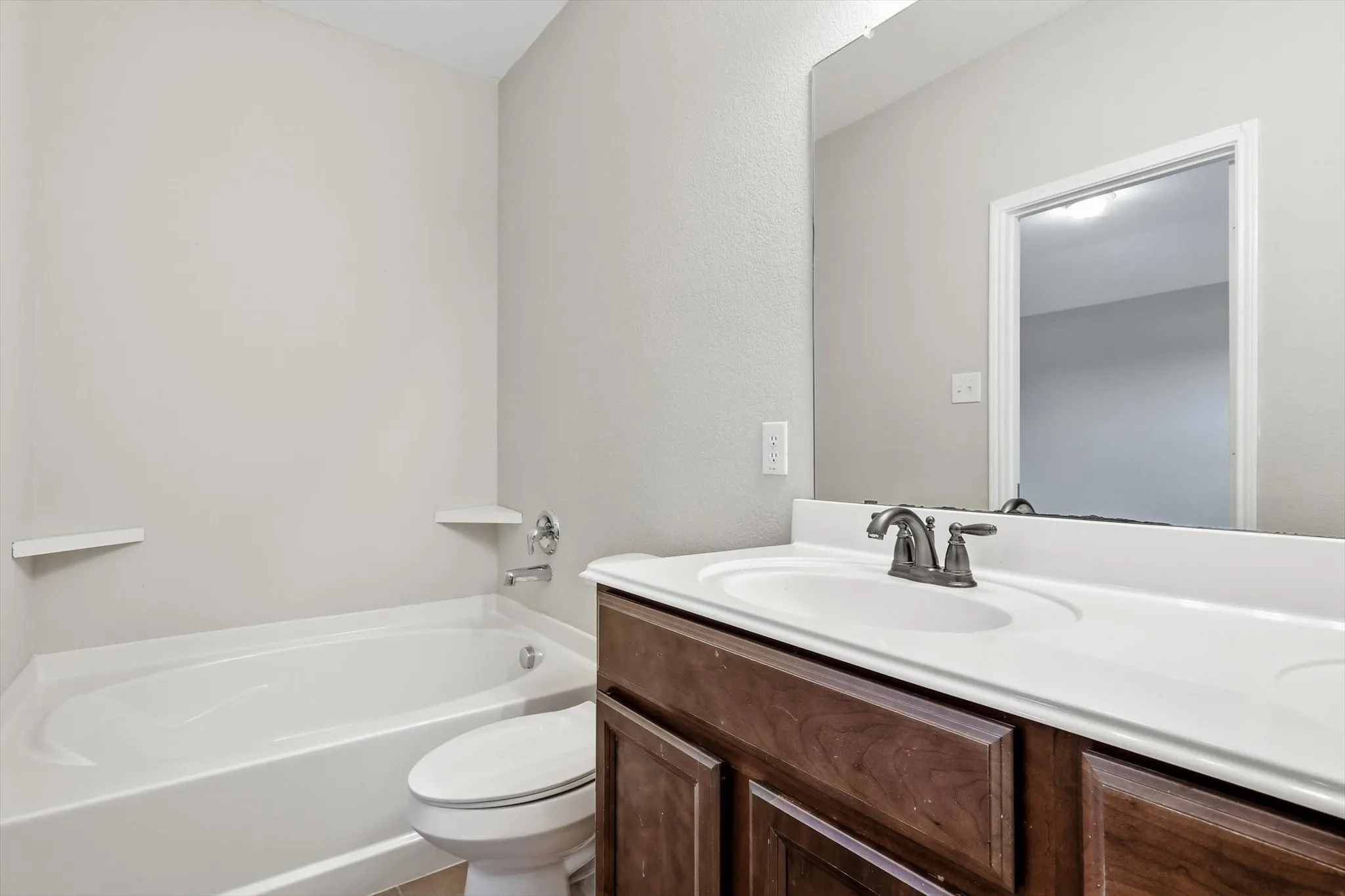Single Family Residence For Rent in Collin County , 652 Lincoln Avenue, Lavon, Texas 75166, 3 Bedroom, 2 Bathroom, 2 Garage spaces, 1,740 Sqft, built in 2010, mls#21390601, Real Estate Agent in Lavon, Homes For Rent in Collin county, Homes For Rent in Lavon, Realtor in Lavon Texas, Real Estate Brokerage Independent Realty Texas, Luminita Cordes Realtor