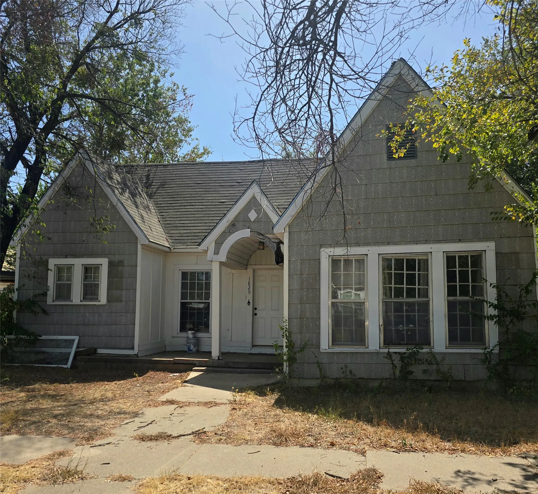 Single Family Residence For Sale