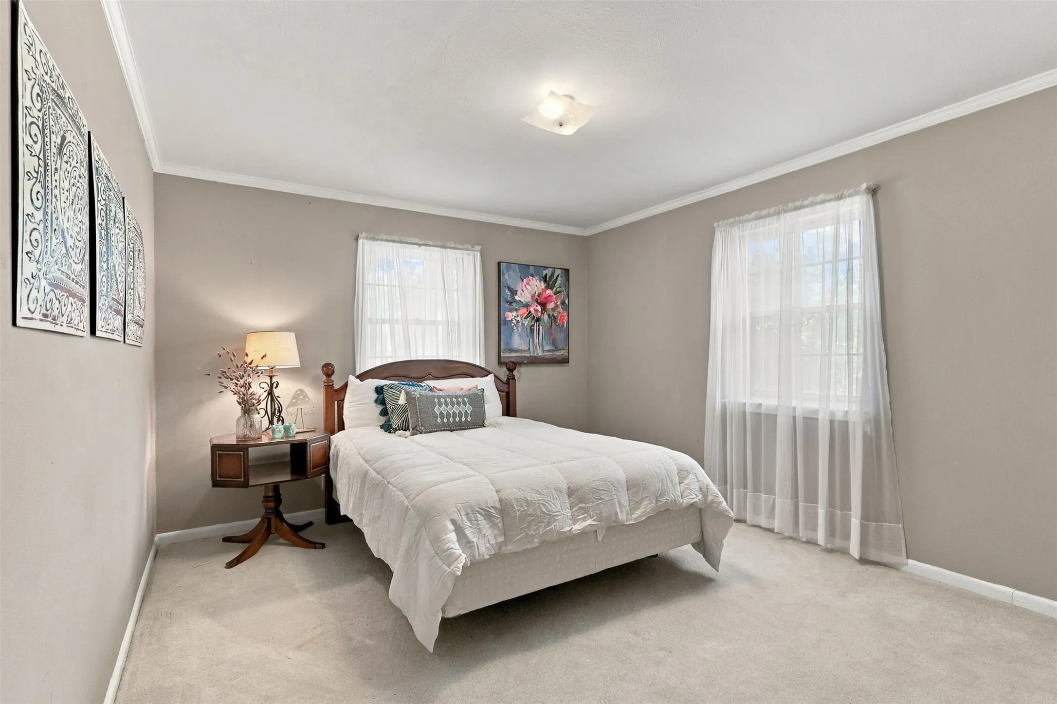 Single Family Residence For Sale in Tarrant County , 7037 Treehaven Road, Fort Worth, Texas 76116, 4 Bedroom, 3 Bathroom, 2 Garage spaces, 1,949 Sqft, built in 1961, mls#21385790, Real Estate Agent in Fort Worth, Homes For Sale in Tarrant county, Homes For Sale in Fort Worth, Realtor in Fort Worth Texas, Real Estate Brokerage Independent Realty Texas, Luminita Cordes Realtor