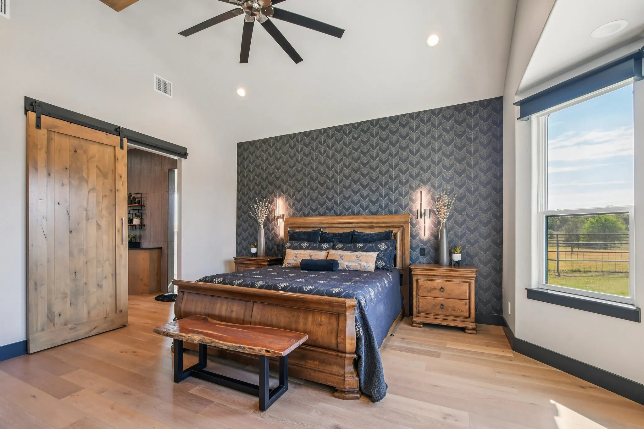 Single Family Residence For Sale in Bell County , 173 Via Lago, Belton, Texas 76513, 5 Bedroom, 5 Bathroom, 6 Garage spaces, 3,789 Sqft, built in 2022, mls#21387954, Real Estate Agent in Belton, Homes For Sale in Bell county, Homes For Sale in Belton, Realtor in Belton Texas, Real Estate Brokerage Independent Realty Texas, Luminita Cordes Realtor