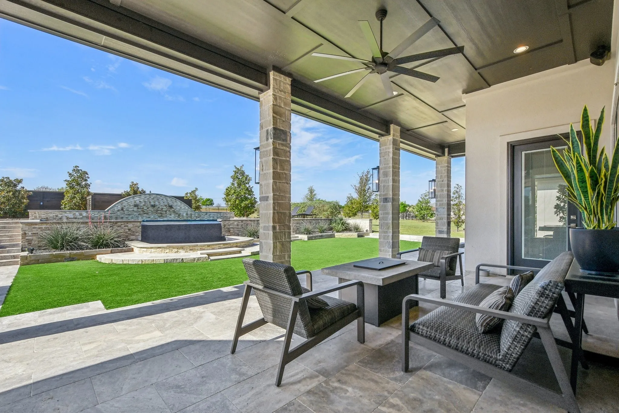 Single Family Residence For Sale in Bell County , 173 Via Lago, Belton, Texas 76513, 5 Bedroom, 5 Bathroom, 6 Garage spaces, 3,789 Sqft, built in 2022, mls#21387954, Real Estate Agent in Belton, Homes For Sale in Bell county, Homes For Sale in Belton, Realtor in Belton Texas, Real Estate Brokerage Independent Realty Texas, Luminita Cordes Realtor