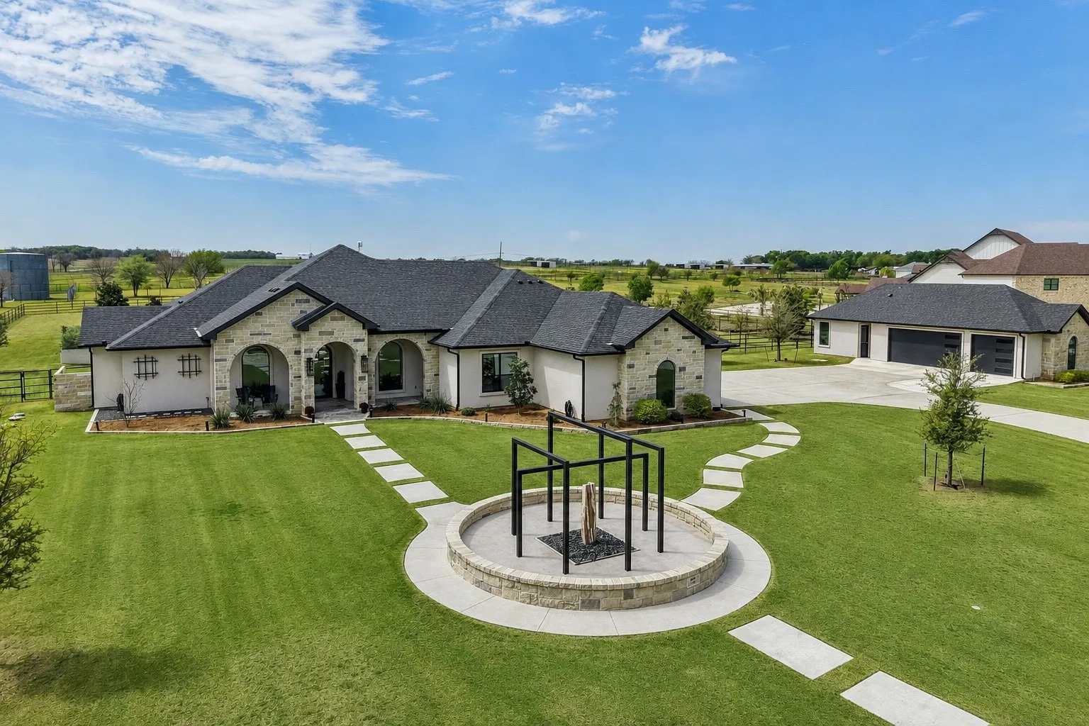 Single Family Residence For Sale in Bell County , 173 Via Lago, Belton, Texas 76513, 5 Bedroom, 5 Bathroom, 6 Garage spaces, 3,789 Sqft, built in 2022, mls#21387954, Real Estate Agent in Belton, Homes For Sale in Bell county, Homes For Sale in Belton, Realtor in Belton Texas, Real Estate Brokerage Independent Realty Texas, Luminita Cordes Realtor
