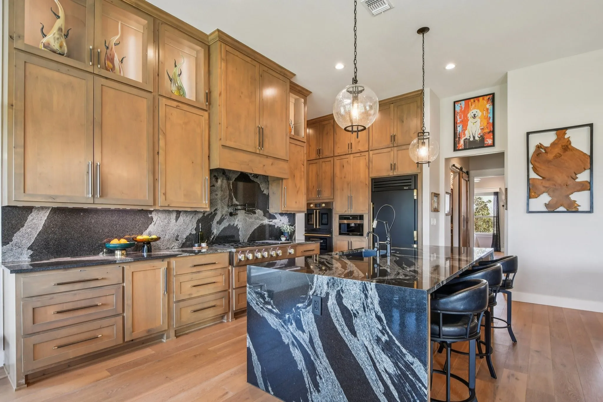 Single Family Residence For Sale in Bell County , 173 Via Lago, Belton, Texas 76513, 5 Bedroom, 5 Bathroom, 6 Garage spaces, 3,789 Sqft, built in 2022, mls#21387954, Real Estate Agent in Belton, Homes For Sale in Bell county, Homes For Sale in Belton, Realtor in Belton Texas, Real Estate Brokerage Independent Realty Texas, Luminita Cordes Realtor