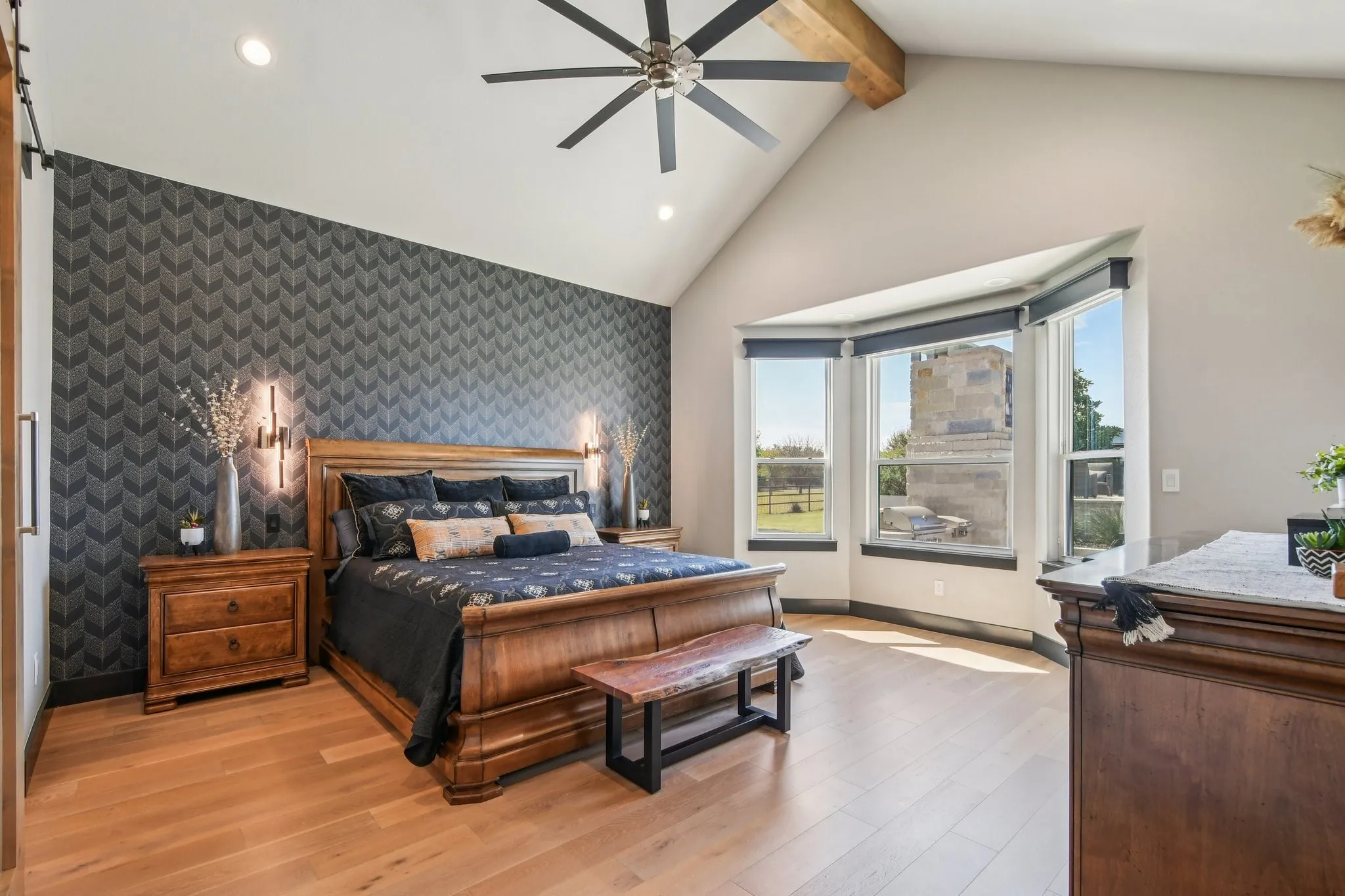 Single Family Residence For Sale in Bell County , 173 Via Lago, Belton, Texas 76513, 5 Bedroom, 5 Bathroom, 6 Garage spaces, 3,789 Sqft, built in 2022, mls#21387954, Real Estate Agent in Belton, Homes For Sale in Bell county, Homes For Sale in Belton, Realtor in Belton Texas, Real Estate Brokerage Independent Realty Texas, Luminita Cordes Realtor