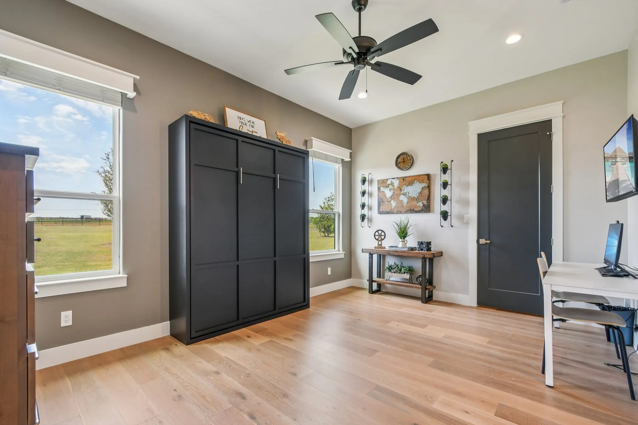 Single Family Residence For Sale in Bell County , 173 Via Lago, Belton, Texas 76513, 5 Bedroom, 5 Bathroom, 6 Garage spaces, 3,789 Sqft, built in 2022, mls#21387954, Real Estate Agent in Belton, Homes For Sale in Bell county, Homes For Sale in Belton, Realtor in Belton Texas, Real Estate Brokerage Independent Realty Texas, Luminita Cordes Realtor