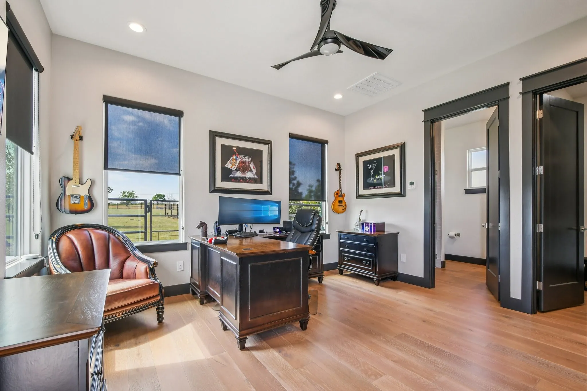 Single Family Residence For Sale in Bell County , 173 Via Lago, Belton, Texas 76513, 5 Bedroom, 5 Bathroom, 6 Garage spaces, 3,789 Sqft, built in 2022, mls#21387954, Real Estate Agent in Belton, Homes For Sale in Bell county, Homes For Sale in Belton, Realtor in Belton Texas, Real Estate Brokerage Independent Realty Texas, Luminita Cordes Realtor