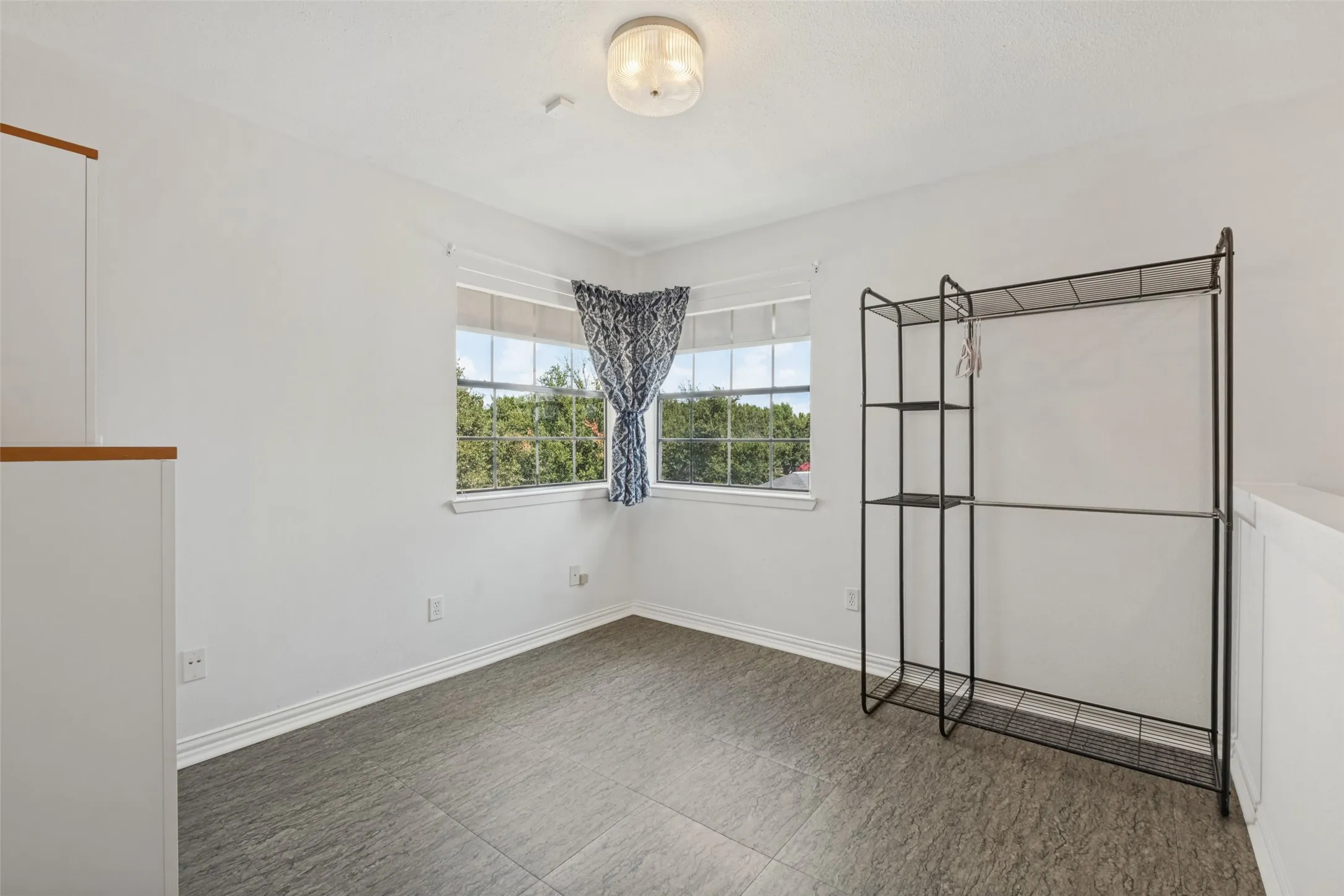 Condominium For Sale in Dallas County , 7640 W Greenway Boulevard 8K, Dallas, Texas 75209, 1 Bedroom, 2 Bathroom, Garage spaces, 957 Sqft, built in 1983, mls#21390604, Real Estate Agent in Dallas, Homes For Sale in Dallas county, Homes For Sale in Dallas, Realtor in Dallas Texas, Real Estate Brokerage Independent Realty Texas, Luminita Cordes Realtor