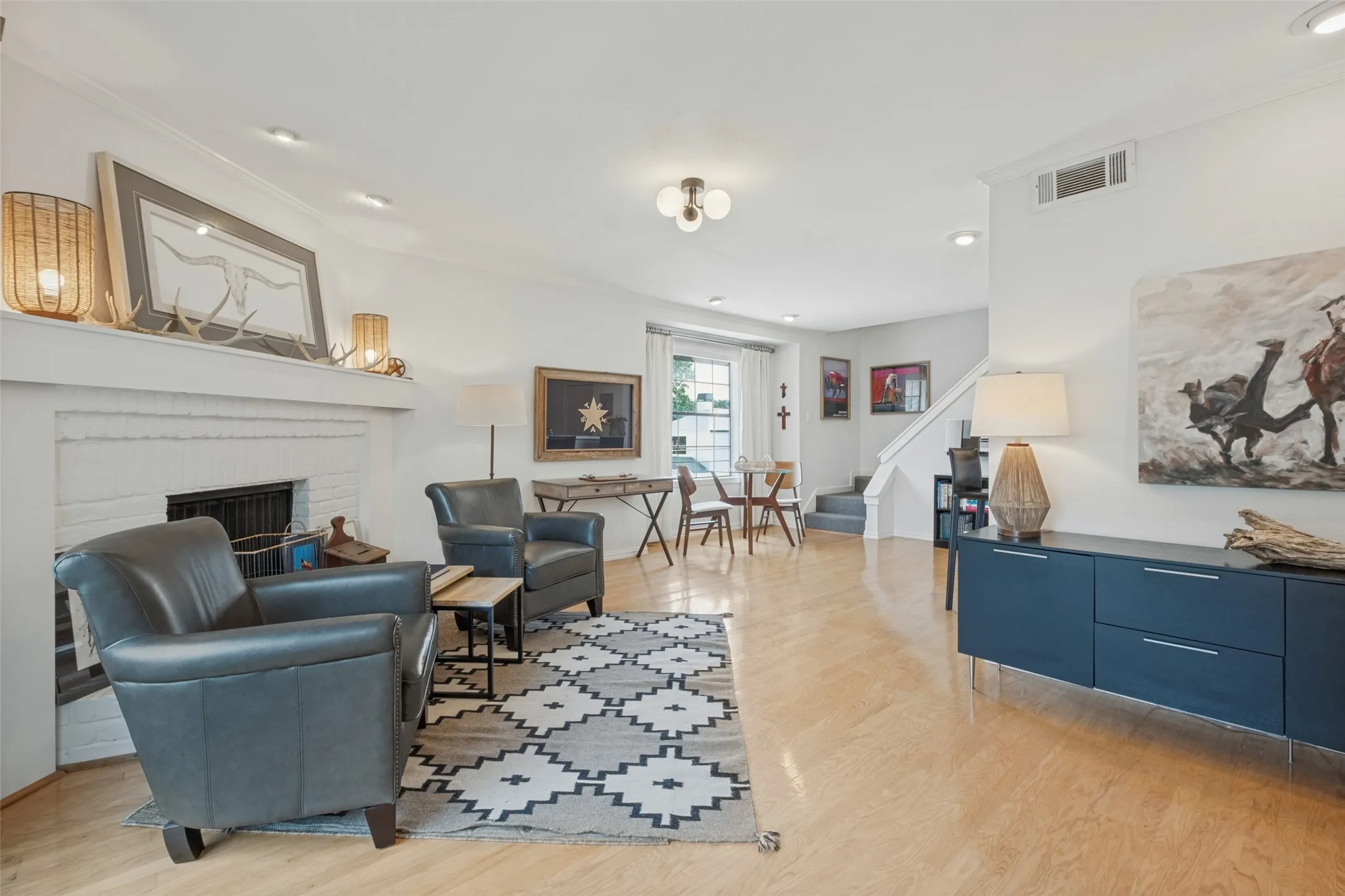 Condominium For Sale in Dallas County , 7640 W Greenway Boulevard 8K, Dallas, Texas 75209, 1 Bedroom, 2 Bathroom, Garage spaces, 957 Sqft, built in 1983, mls#21390604, Real Estate Agent in Dallas, Homes For Sale in Dallas county, Homes For Sale in Dallas, Realtor in Dallas Texas, Real Estate Brokerage Independent Realty Texas, Luminita Cordes Realtor
