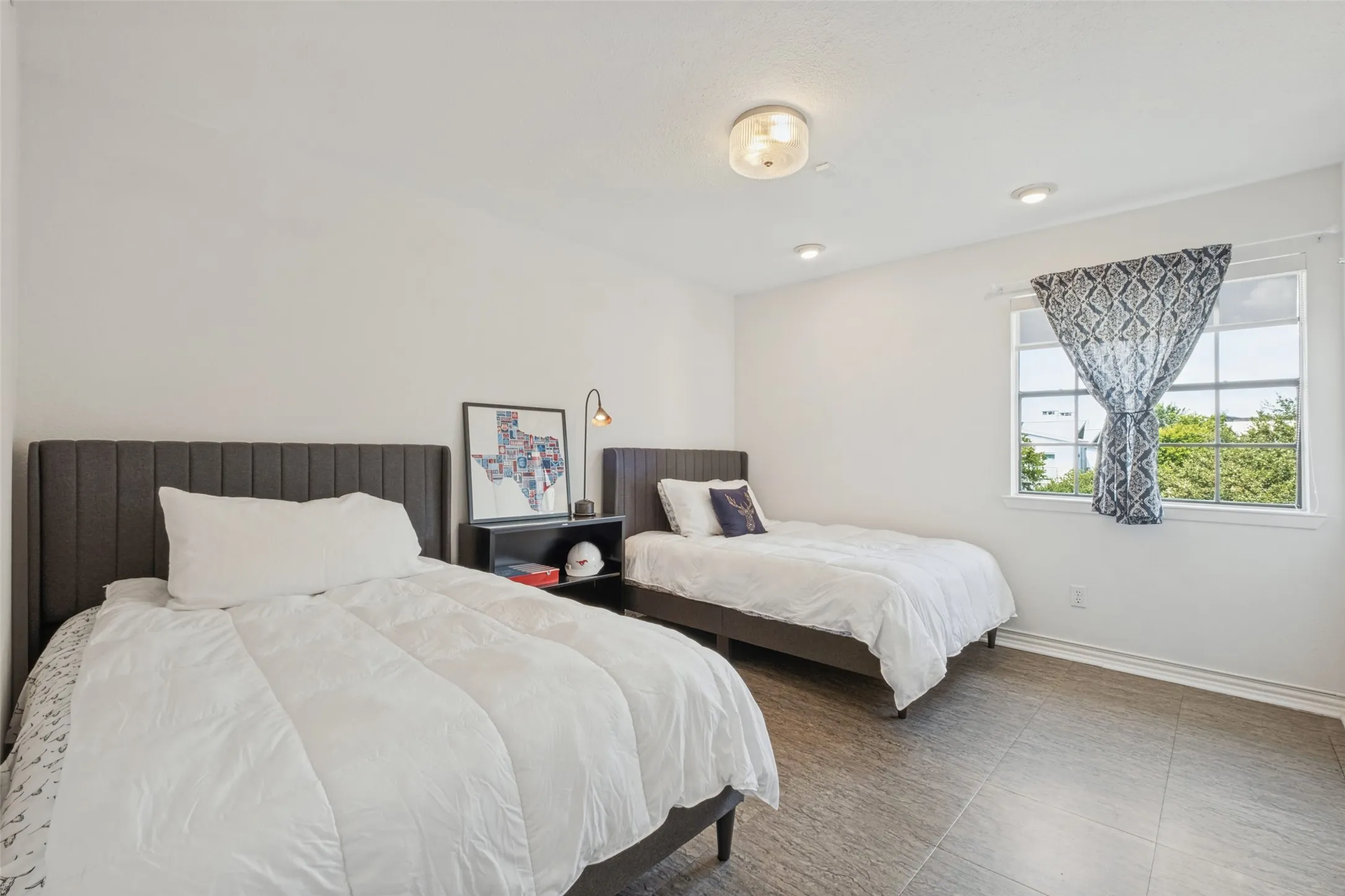 Condominium For Sale in Dallas County , 7640 W Greenway Boulevard 8K, Dallas, Texas 75209, 1 Bedroom, 2 Bathroom, Garage spaces, 957 Sqft, built in 1983, mls#21390604, Real Estate Agent in Dallas, Homes For Sale in Dallas county, Homes For Sale in Dallas, Realtor in Dallas Texas, Real Estate Brokerage Independent Realty Texas, Luminita Cordes Realtor