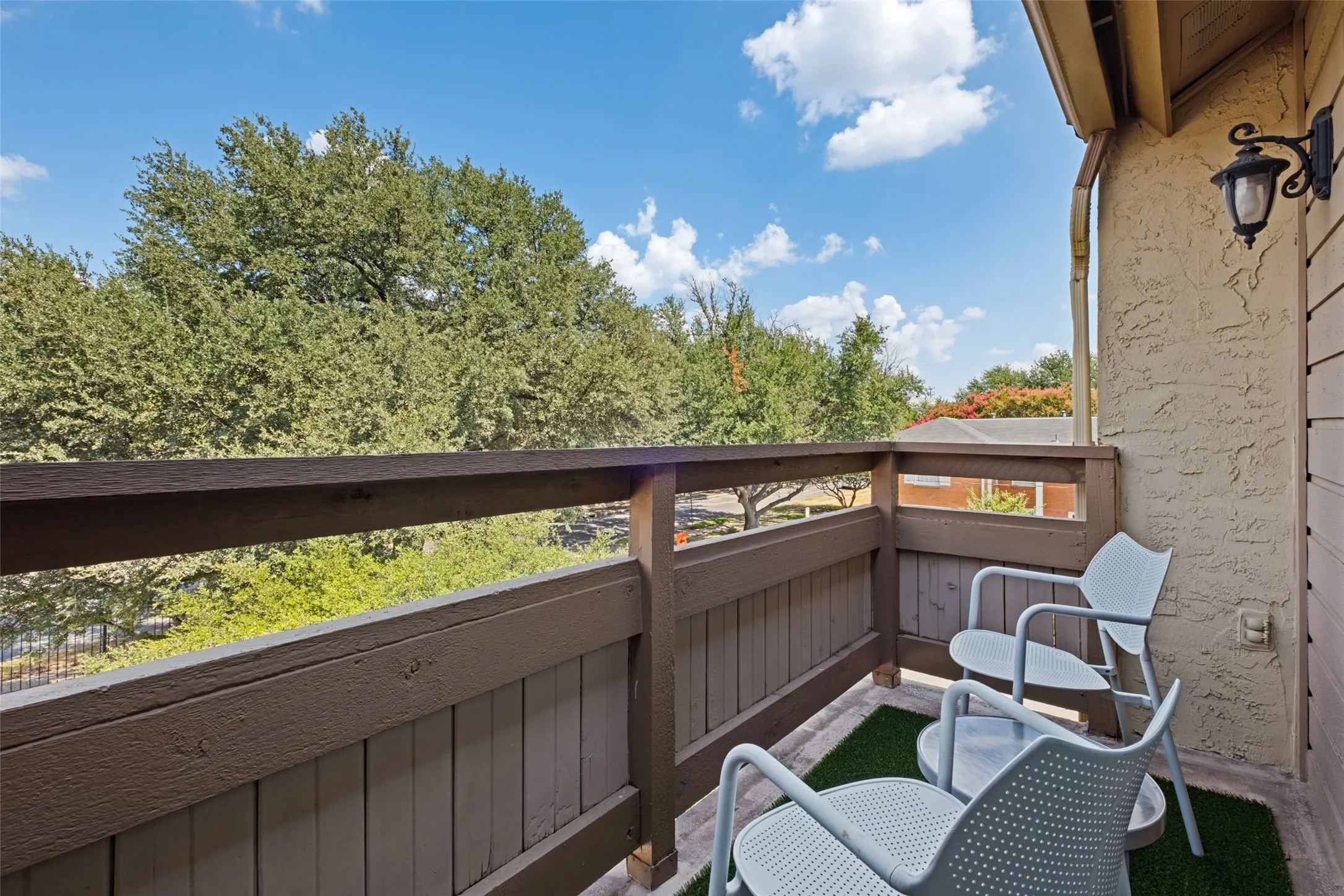 Condominium For Sale in Dallas County , 7640 W Greenway Boulevard 8K, Dallas, Texas 75209, 1 Bedroom, 2 Bathroom, Garage spaces, 957 Sqft, built in 1983, mls#21390604, Real Estate Agent in Dallas, Homes For Sale in Dallas county, Homes For Sale in Dallas, Realtor in Dallas Texas, Real Estate Brokerage Independent Realty Texas, Luminita Cordes Realtor