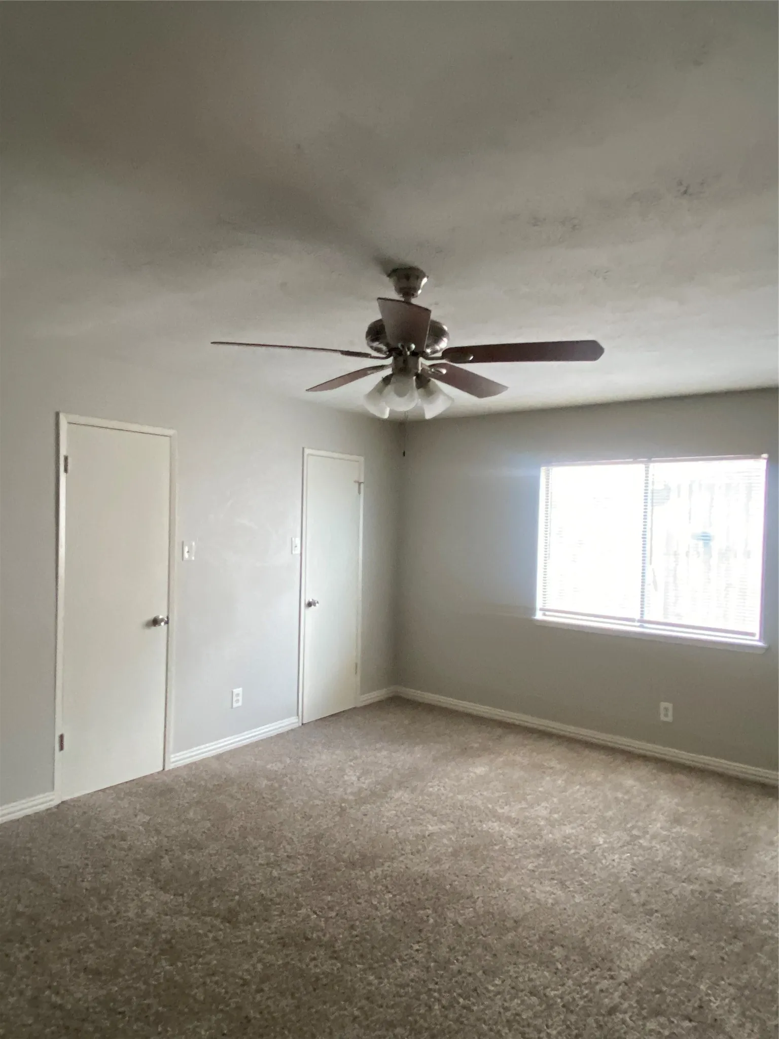 Single Family Residence For Rent in Dallas County , 7309 Oakstone Drive, Dallas, Texas 75249, 3 Bedroom, 2 Bathroom, 2 Garage spaces, 1,920 Sqft, built in 1979, mls#21390622, Real Estate Agent in Dallas, Homes For Rent in Dallas county, Homes For Rent in Dallas, Realtor in Dallas Texas, Real Estate Brokerage Independent Realty Texas, Luminita Cordes Realtor