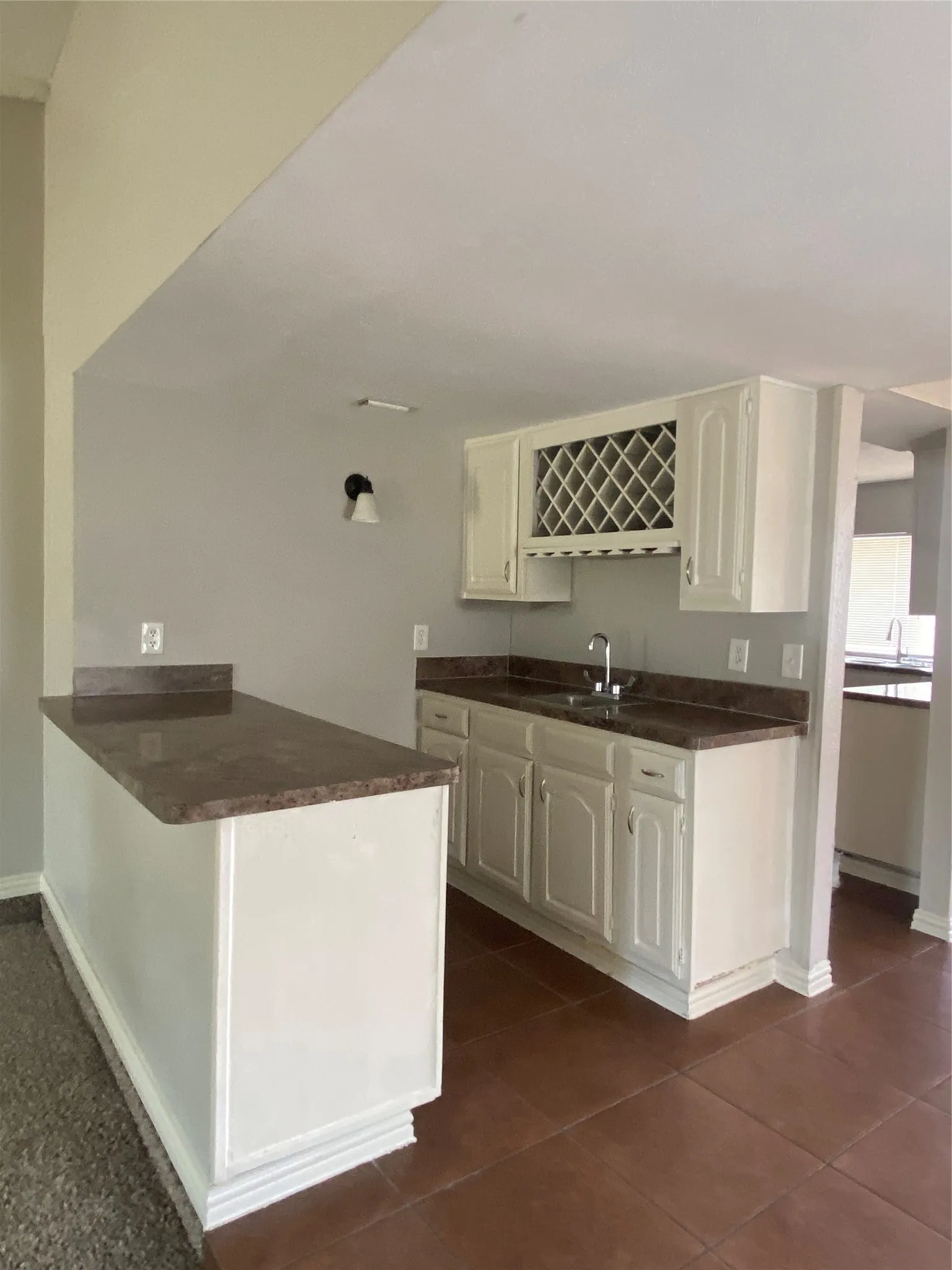 Single Family Residence For Rent in Dallas County , 7309 Oakstone Drive, Dallas, Texas 75249, 3 Bedroom, 2 Bathroom, 2 Garage spaces, 1,920 Sqft, built in 1979, mls#21390622, Real Estate Agent in Dallas, Homes For Rent in Dallas county, Homes For Rent in Dallas, Realtor in Dallas Texas, Real Estate Brokerage Independent Realty Texas, Luminita Cordes Realtor