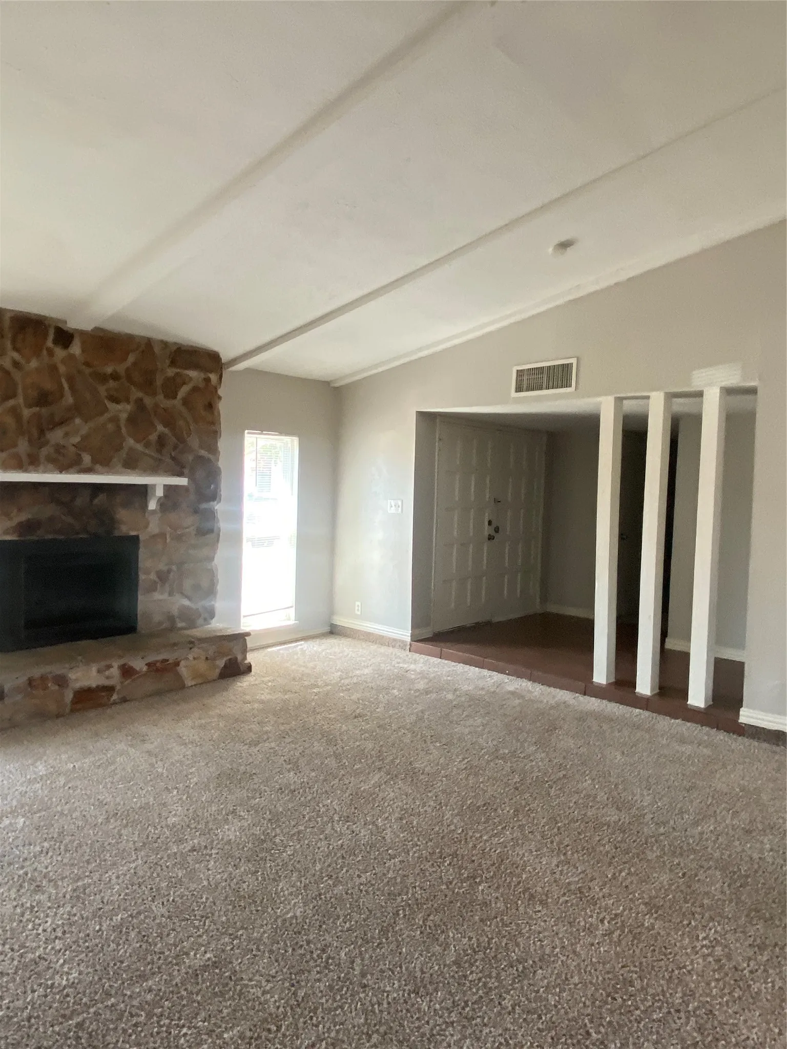 Single Family Residence For Rent in Dallas County , 7309 Oakstone Drive, Dallas, Texas 75249, 3 Bedroom, 2 Bathroom, 2 Garage spaces, 1,920 Sqft, built in 1979, mls#21390622, Real Estate Agent in Dallas, Homes For Rent in Dallas county, Homes For Rent in Dallas, Realtor in Dallas Texas, Real Estate Brokerage Independent Realty Texas, Luminita Cordes Realtor