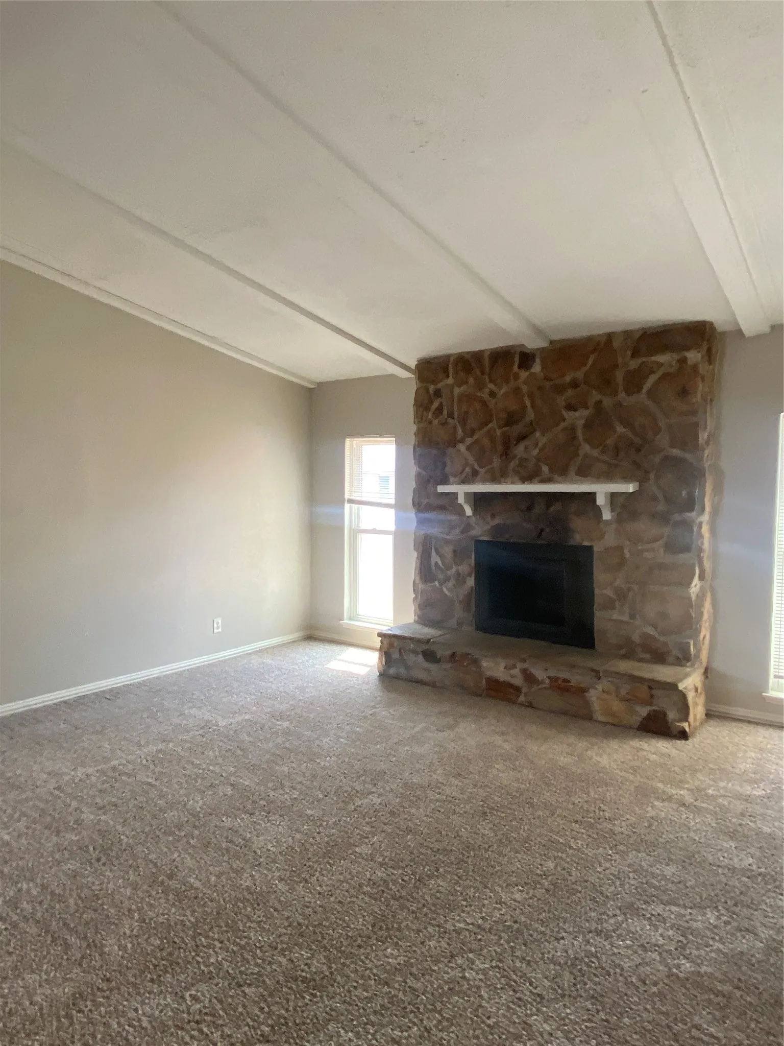 Single Family Residence For Rent in Dallas County , 7309 Oakstone Drive, Dallas, Texas 75249, 3 Bedroom, 2 Bathroom, 2 Garage spaces, 1,920 Sqft, built in 1979, mls#21390622, Real Estate Agent in Dallas, Homes For Rent in Dallas county, Homes For Rent in Dallas, Realtor in Dallas Texas, Real Estate Brokerage Independent Realty Texas, Luminita Cordes Realtor