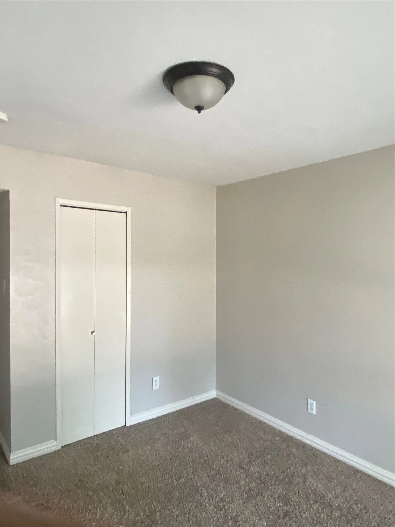 Single Family Residence For Rent in Dallas County , 7309 Oakstone Drive, Dallas, Texas 75249, 3 Bedroom, 2 Bathroom, 2 Garage spaces, 1,920 Sqft, built in 1979, mls#21390622, Real Estate Agent in Dallas, Homes For Rent in Dallas county, Homes For Rent in Dallas, Realtor in Dallas Texas, Real Estate Brokerage Independent Realty Texas, Luminita Cordes Realtor
