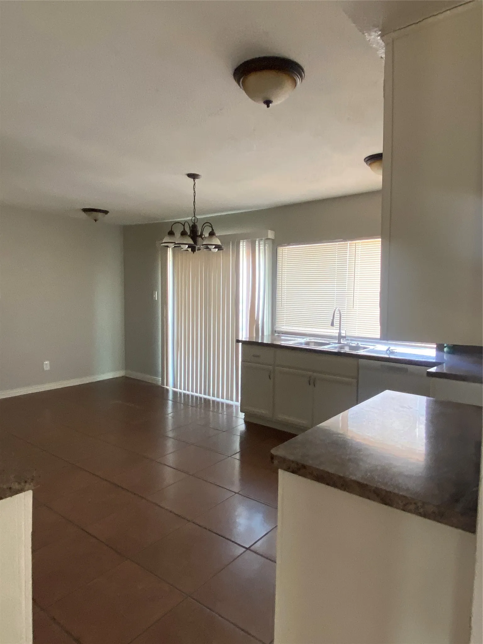 Single Family Residence For Rent in Dallas County , 7309 Oakstone Drive, Dallas, Texas 75249, 3 Bedroom, 2 Bathroom, 2 Garage spaces, 1,920 Sqft, built in 1979, mls#21390622, Real Estate Agent in Dallas, Homes For Rent in Dallas county, Homes For Rent in Dallas, Realtor in Dallas Texas, Real Estate Brokerage Independent Realty Texas, Luminita Cordes Realtor