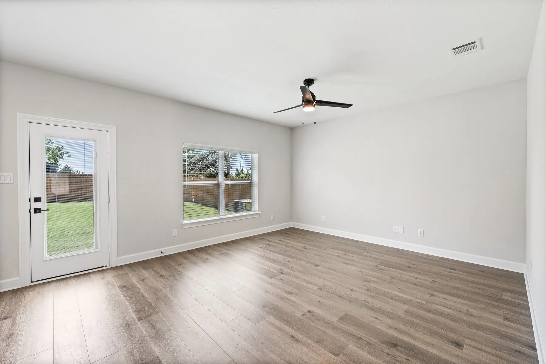 Single Family Residence For Sale in Dallas County , 1008 Cypress Avenue, Hutchins, Texas 75141, 3 Bedroom, 2 Bathroom, 2 Garage spaces, 1,229 Sqft, built in 2026, mls#21390625, Real Estate Agent in Hutchins, Homes For Sale in Dallas county, Homes For Sale in Hutchins, Realtor in Hutchins Texas, Real Estate Brokerage Independent Realty Texas, Luminita Cordes Realtor