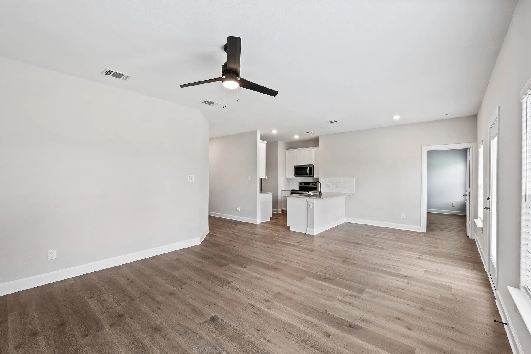 Single Family Residence For Sale in Dallas County , 1008 Cypress Avenue, Hutchins, Texas 75141, 3 Bedroom, 2 Bathroom, 2 Garage spaces, 1,229 Sqft, built in 2026, mls#21390625, Real Estate Agent in Hutchins, Homes For Sale in Dallas county, Homes For Sale in Hutchins, Realtor in Hutchins Texas, Real Estate Brokerage Independent Realty Texas, Luminita Cordes Realtor