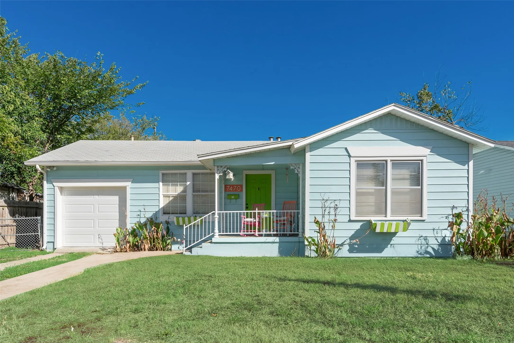 Single Family Residence For Sale in Tarrant County , 7470 Widgeon Avenue, Fort Worth, Texas 76116, 2 Bedroom, 1 Bathroom, 1 Garage spaces, 1,044 Sqft, built in 1951, mls#21389367, Real Estate Agent in Fort Worth, Homes For Sale in Tarrant county, Homes For Sale in Fort Worth, Realtor in Fort Worth Texas, Real Estate Brokerage Independent Realty Texas, Luminita Cordes Realtor