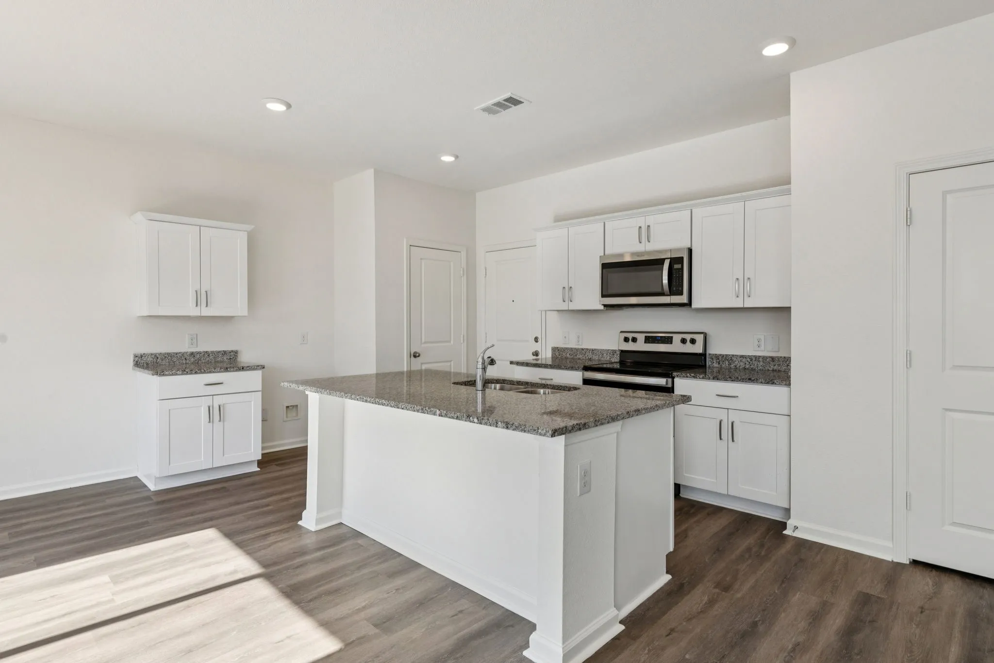 Single Family Residence For Rent in Collin County , 1613 Washington Street, Princeton, Texas 75407, 3 Bedroom, 3 Bathroom, 2 Garage spaces, 1,826 Sqft, built in 2021, mls#21390630, Real Estate Agent in Princeton, Homes For Rent in Collin county, Homes For Rent in Princeton, Realtor in Princeton Texas, Real Estate Brokerage Independent Realty Texas, Luminita Cordes Realtor