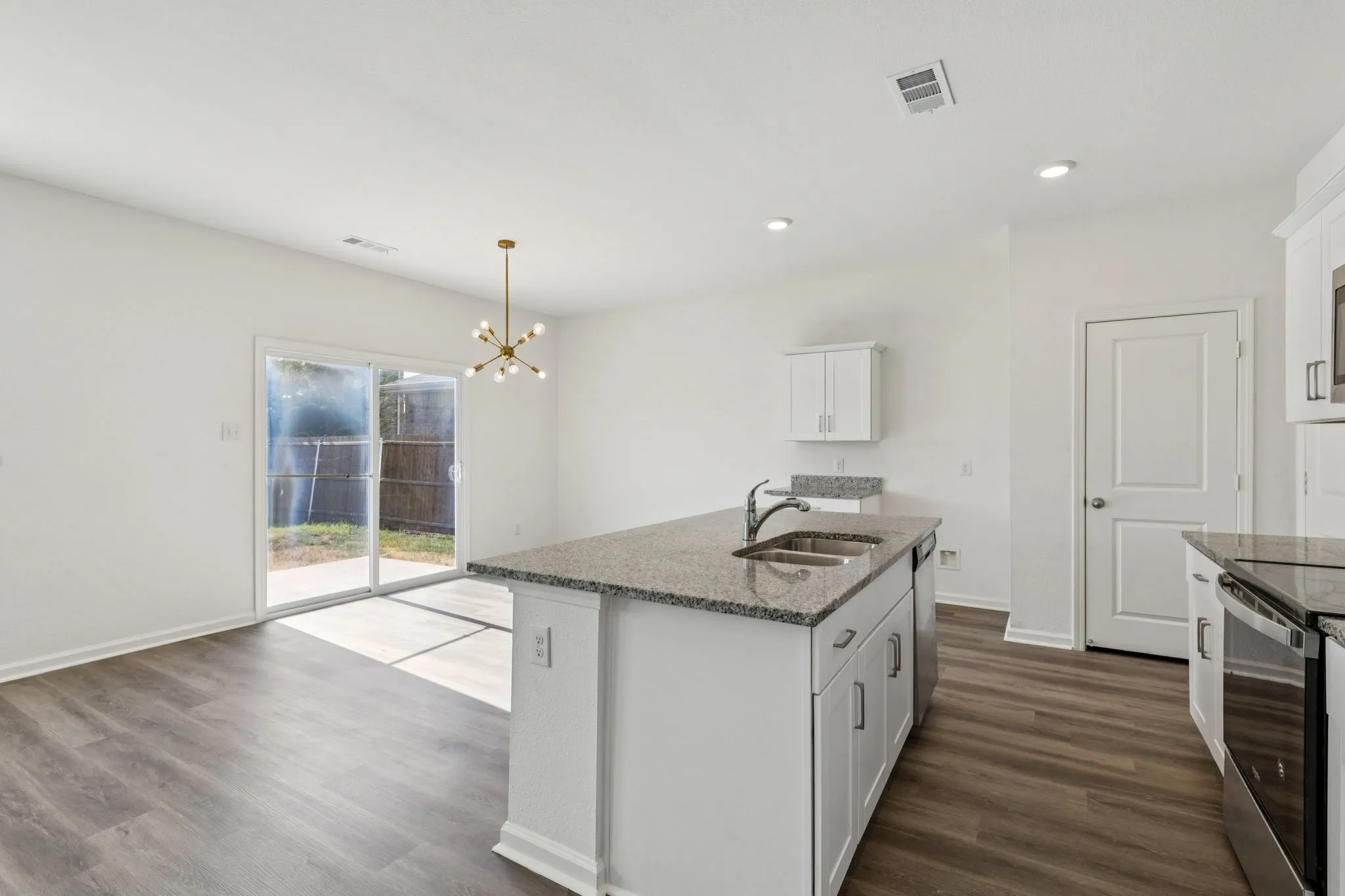 Single Family Residence For Rent in Collin County , 1613 Washington Street, Princeton, Texas 75407, 3 Bedroom, 3 Bathroom, 2 Garage spaces, 1,826 Sqft, built in 2021, mls#21390630, Real Estate Agent in Princeton, Homes For Rent in Collin county, Homes For Rent in Princeton, Realtor in Princeton Texas, Real Estate Brokerage Independent Realty Texas, Luminita Cordes Realtor