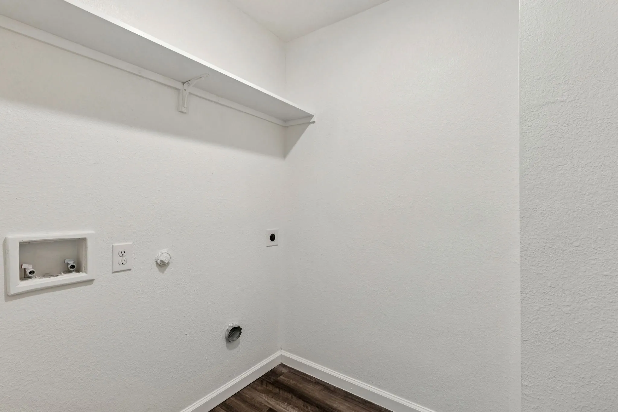Single Family Residence For Rent in Collin County , 1613 Washington Street, Princeton, Texas 75407, 3 Bedroom, 3 Bathroom, 2 Garage spaces, 1,826 Sqft, built in 2021, mls#21390630, Real Estate Agent in Princeton, Homes For Rent in Collin county, Homes For Rent in Princeton, Realtor in Princeton Texas, Real Estate Brokerage Independent Realty Texas, Luminita Cordes Realtor