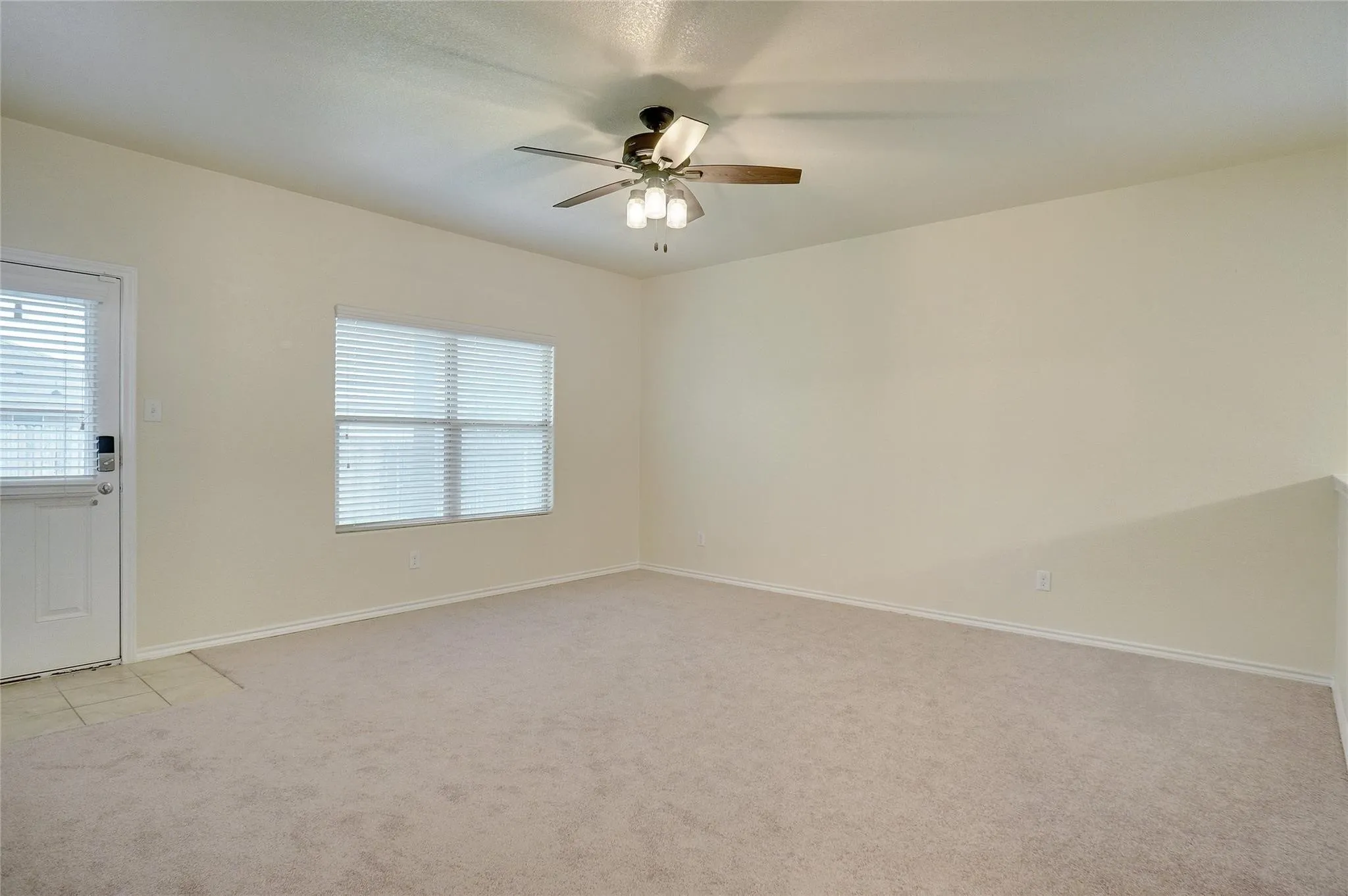 Single Family Residence For Sale in Parker County , 644 River Rock Drive, Azle, Texas 76020, 5 Bedroom, 4 Bathroom, 2 Garage spaces, 2,291 Sqft, built in 2016, mls#21390202, Real Estate Agent in Azle, Homes For Sale in Parker county, Homes For Sale in Azle, Realtor in Azle Texas, Real Estate Brokerage Independent Realty Texas, Luminita Cordes Realtor