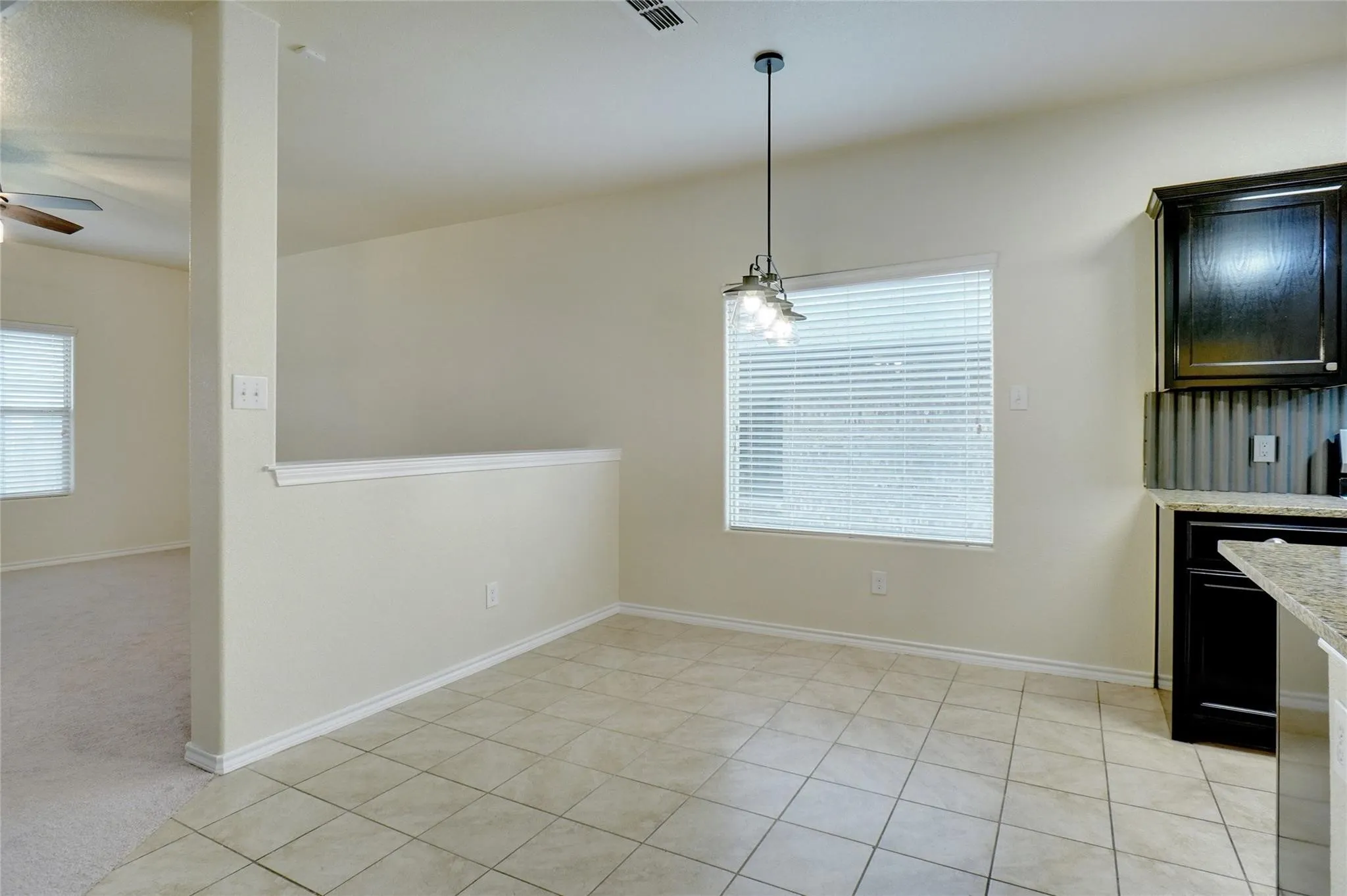 Single Family Residence For Sale in Parker County , 644 River Rock Drive, Azle, Texas 76020, 5 Bedroom, 4 Bathroom, 2 Garage spaces, 2,291 Sqft, built in 2016, mls#21390202, Real Estate Agent in Azle, Homes For Sale in Parker county, Homes For Sale in Azle, Realtor in Azle Texas, Real Estate Brokerage Independent Realty Texas, Luminita Cordes Realtor