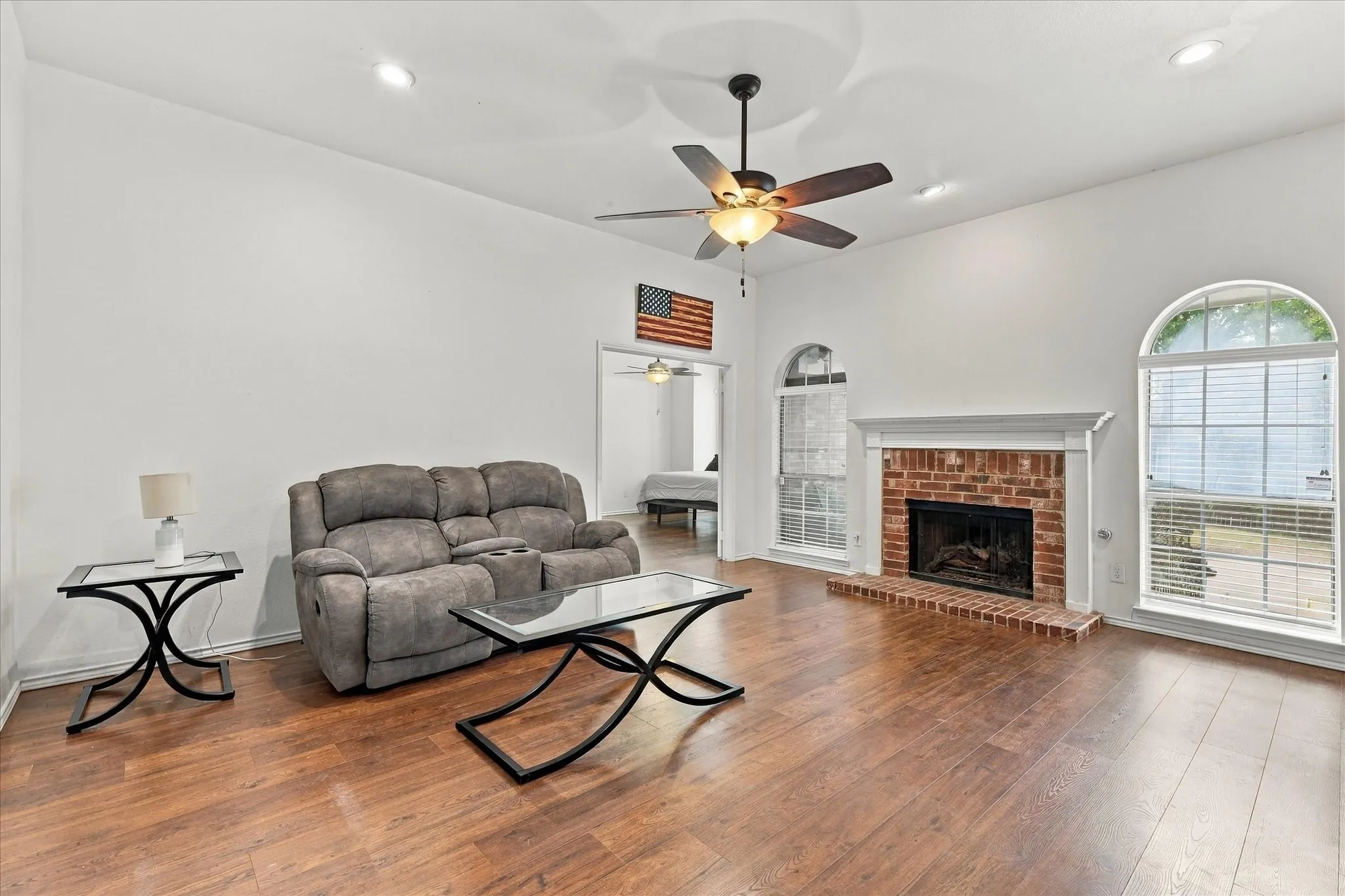 Single Family Residence For Sale in Denton County , 700 Summit Ridge, Lewisville, Texas 75077, 3 Bedroom, 2 Bathroom, 2 Garage spaces, 1,994 Sqft, built in 1994, mls#21383687, Real Estate Agent in Lewisville, Homes For Sale in Denton county, Homes For Sale in Lewisville, Realtor in Lewisville Texas, Real Estate Brokerage Independent Realty Texas, Luminita Cordes Realtor