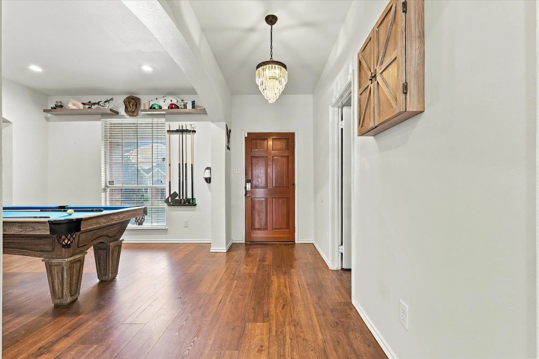 Single Family Residence For Sale in Denton County , 700 Summit Ridge, Lewisville, Texas 75077, 3 Bedroom, 2 Bathroom, 2 Garage spaces, 1,994 Sqft, built in 1994, mls#21383687, Real Estate Agent in Lewisville, Homes For Sale in Denton county, Homes For Sale in Lewisville, Realtor in Lewisville Texas, Real Estate Brokerage Independent Realty Texas, Luminita Cordes Realtor