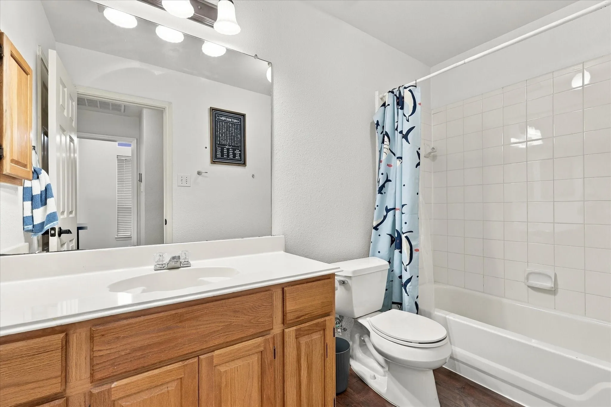 Single Family Residence For Sale in Denton County , 700 Summit Ridge, Lewisville, Texas 75077, 3 Bedroom, 2 Bathroom, 2 Garage spaces, 1,994 Sqft, built in 1994, mls#21383687, Real Estate Agent in Lewisville, Homes For Sale in Denton county, Homes For Sale in Lewisville, Realtor in Lewisville Texas, Real Estate Brokerage Independent Realty Texas, Luminita Cordes Realtor