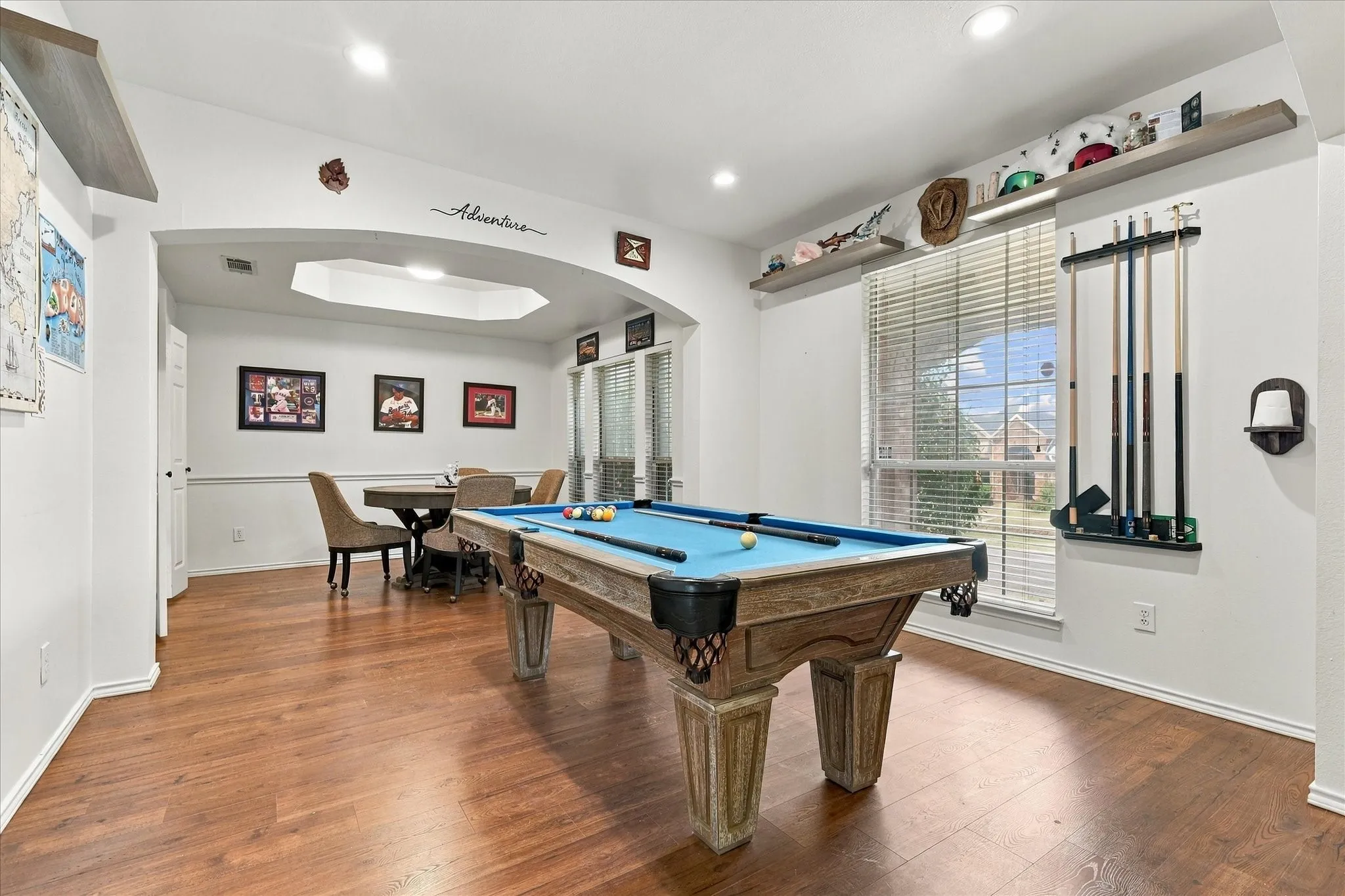 Single Family Residence For Sale in Denton County , 700 Summit Ridge, Lewisville, Texas 75077, 3 Bedroom, 2 Bathroom, 2 Garage spaces, 1,994 Sqft, built in 1994, mls#21383687, Real Estate Agent in Lewisville, Homes For Sale in Denton county, Homes For Sale in Lewisville, Realtor in Lewisville Texas, Real Estate Brokerage Independent Realty Texas, Luminita Cordes Realtor