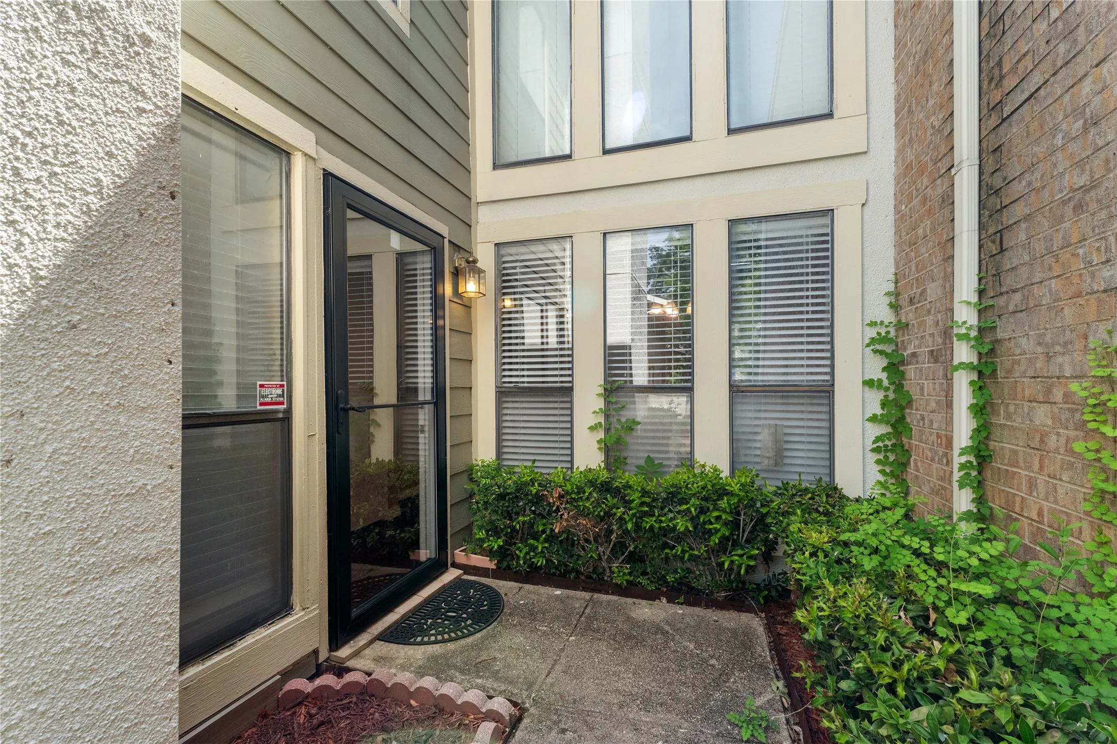 Condominium For Rent in Dallas County , 9623 Walnut Street 8102, Dallas, Texas 75243, 2 Bedroom, 3 Bathroom, Garage spaces, 1,229 Sqft, built in 1983, mls#21389659, Real Estate Agent in Dallas, Homes For Rent in Dallas county, Homes For Rent in Dallas, Realtor in Dallas Texas, Real Estate Brokerage Independent Realty Texas, Luminita Cordes Realtor
